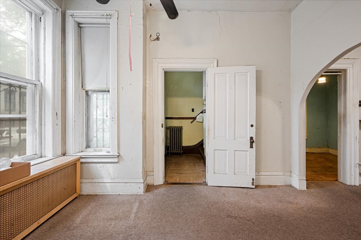 326 W Concord Place