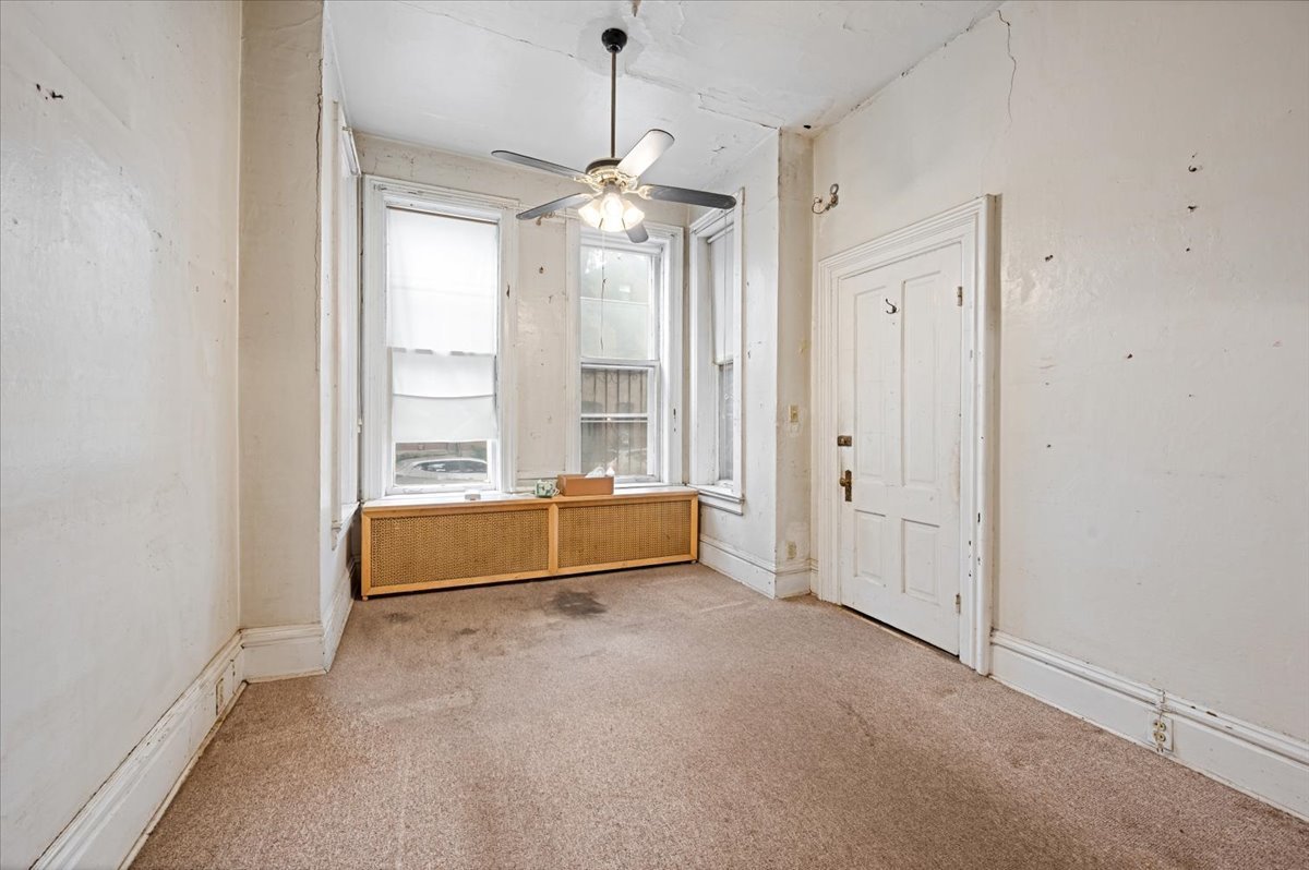 326 W Concord Place