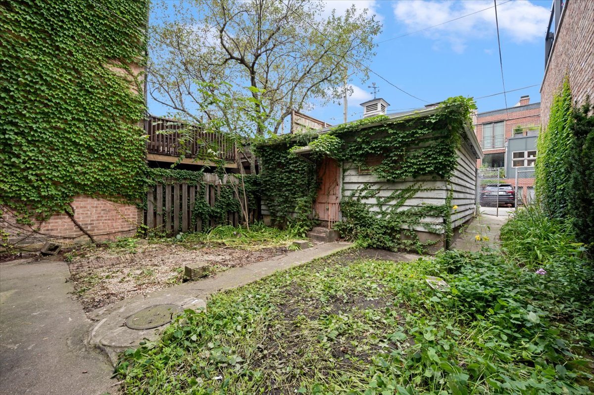 326 W Concord Place