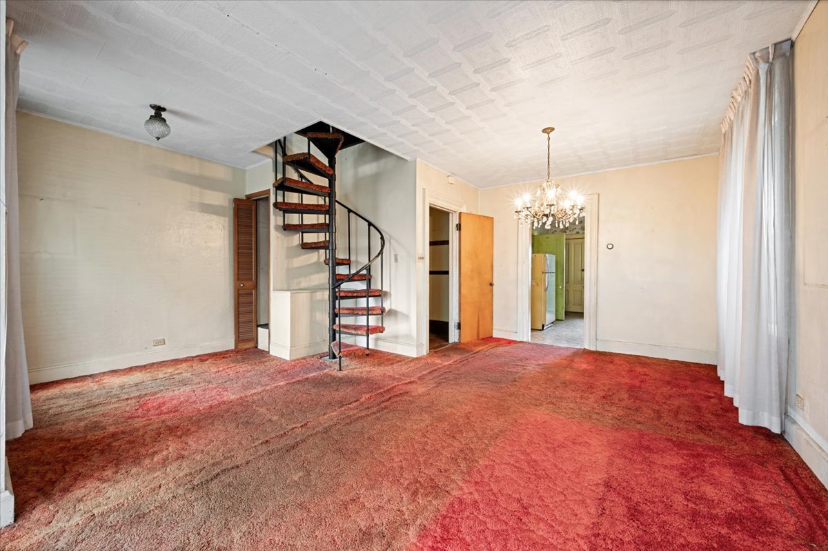 326 W Concord Place