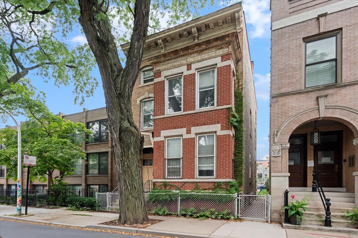 326 W Concord Place