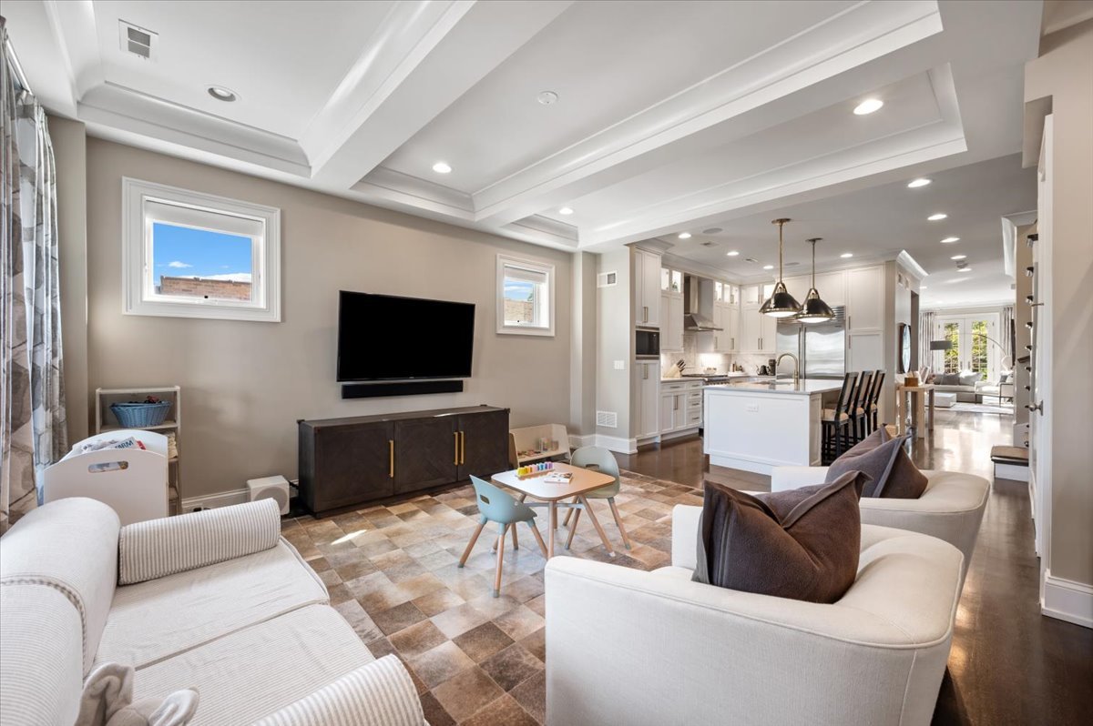 2243 N Halsted Street Unit: 3S