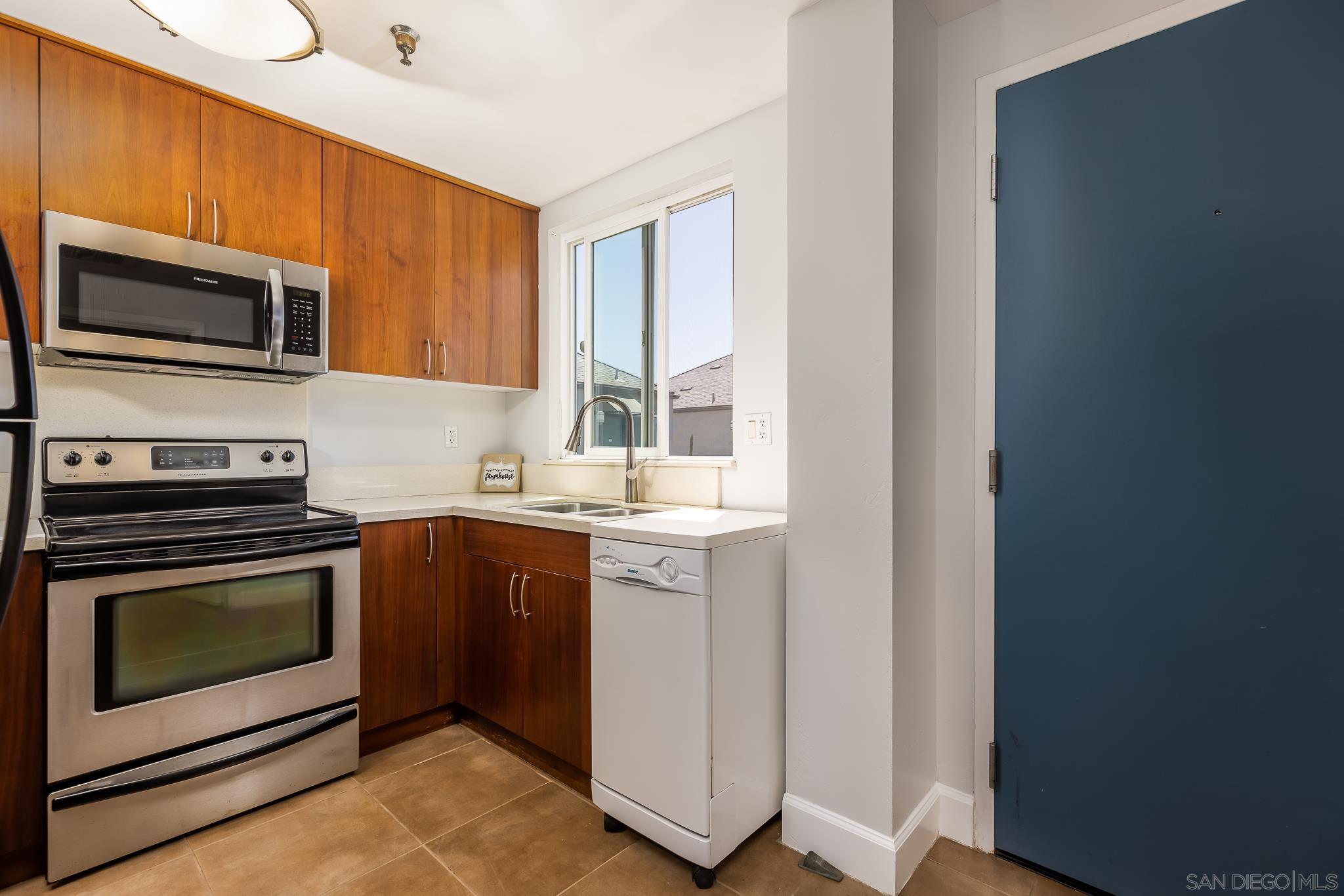 2828 University Ave # 505