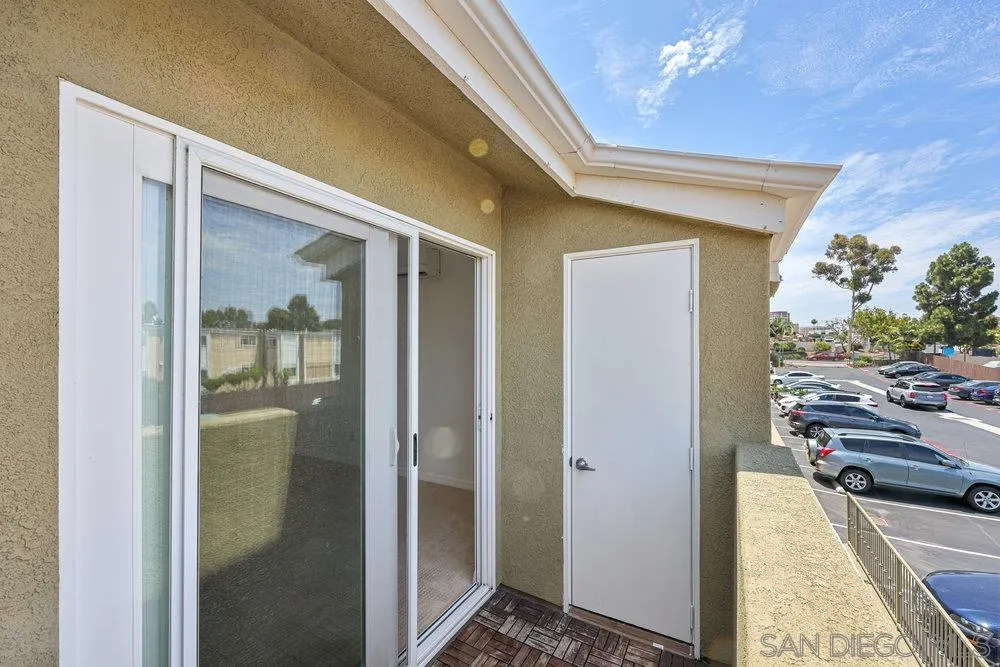 5252 Balboa Arms Dr. # 220