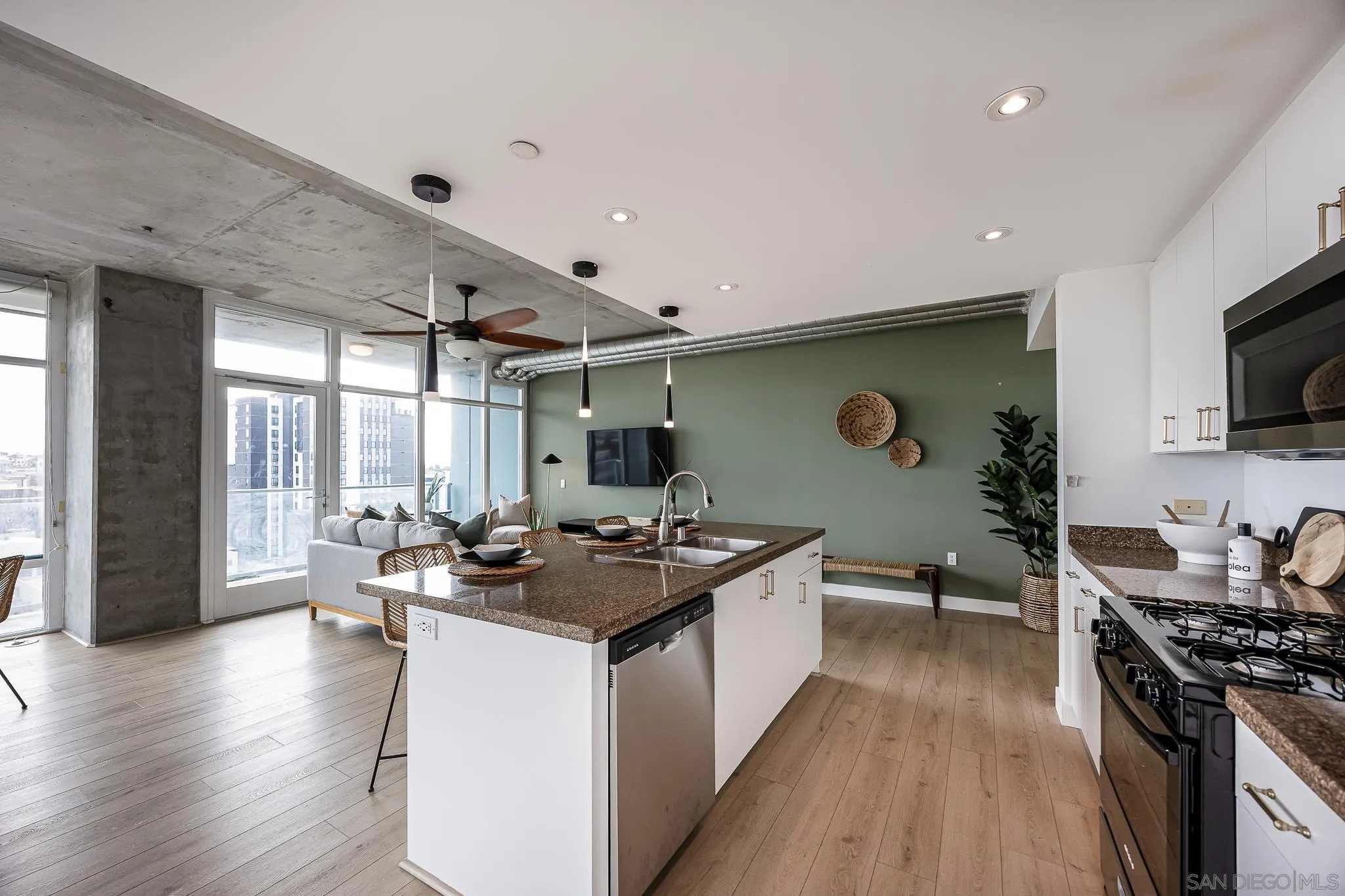 1080 Park Blvd Unit 807