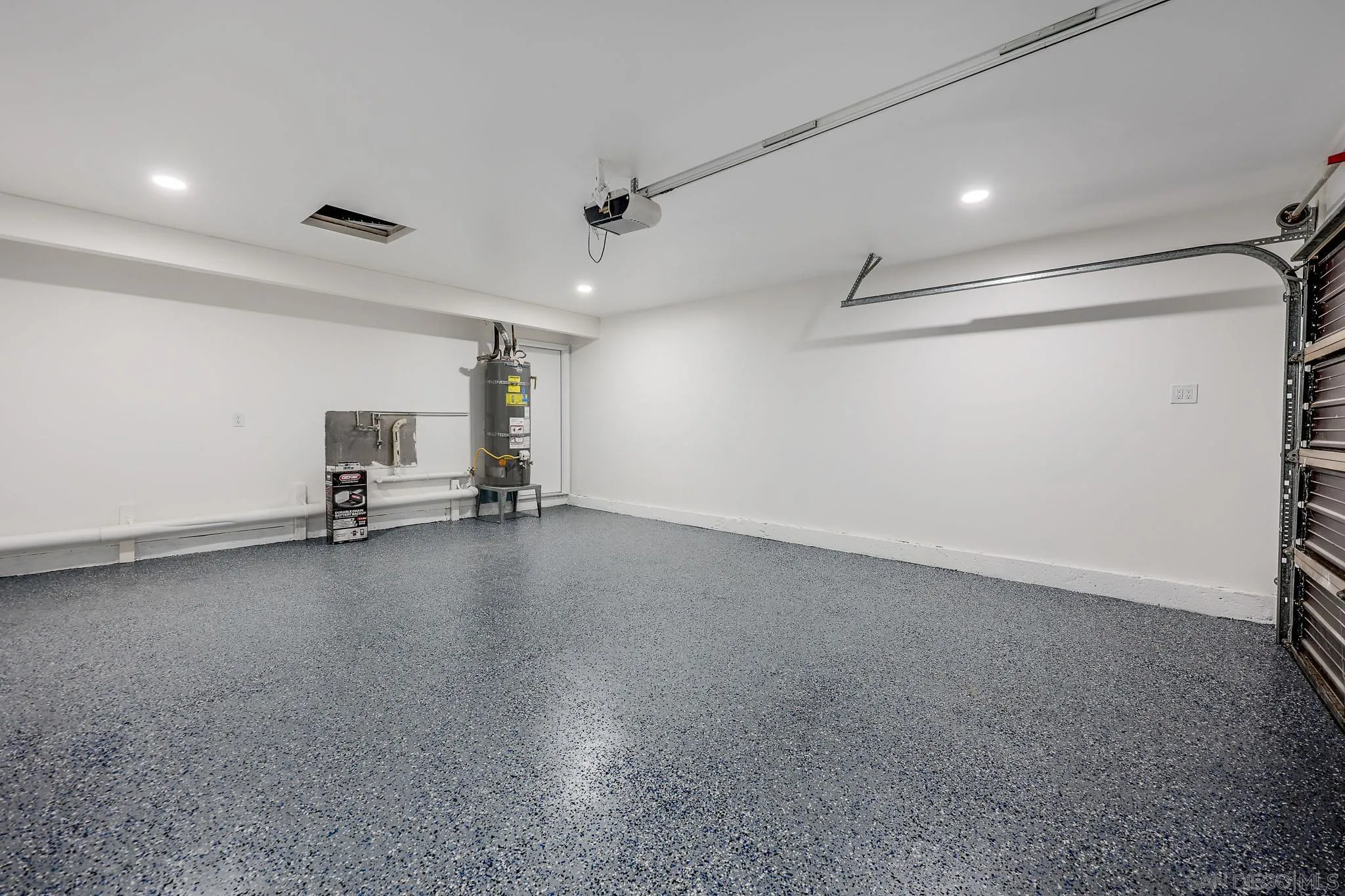 10935 Avenida Del Gato