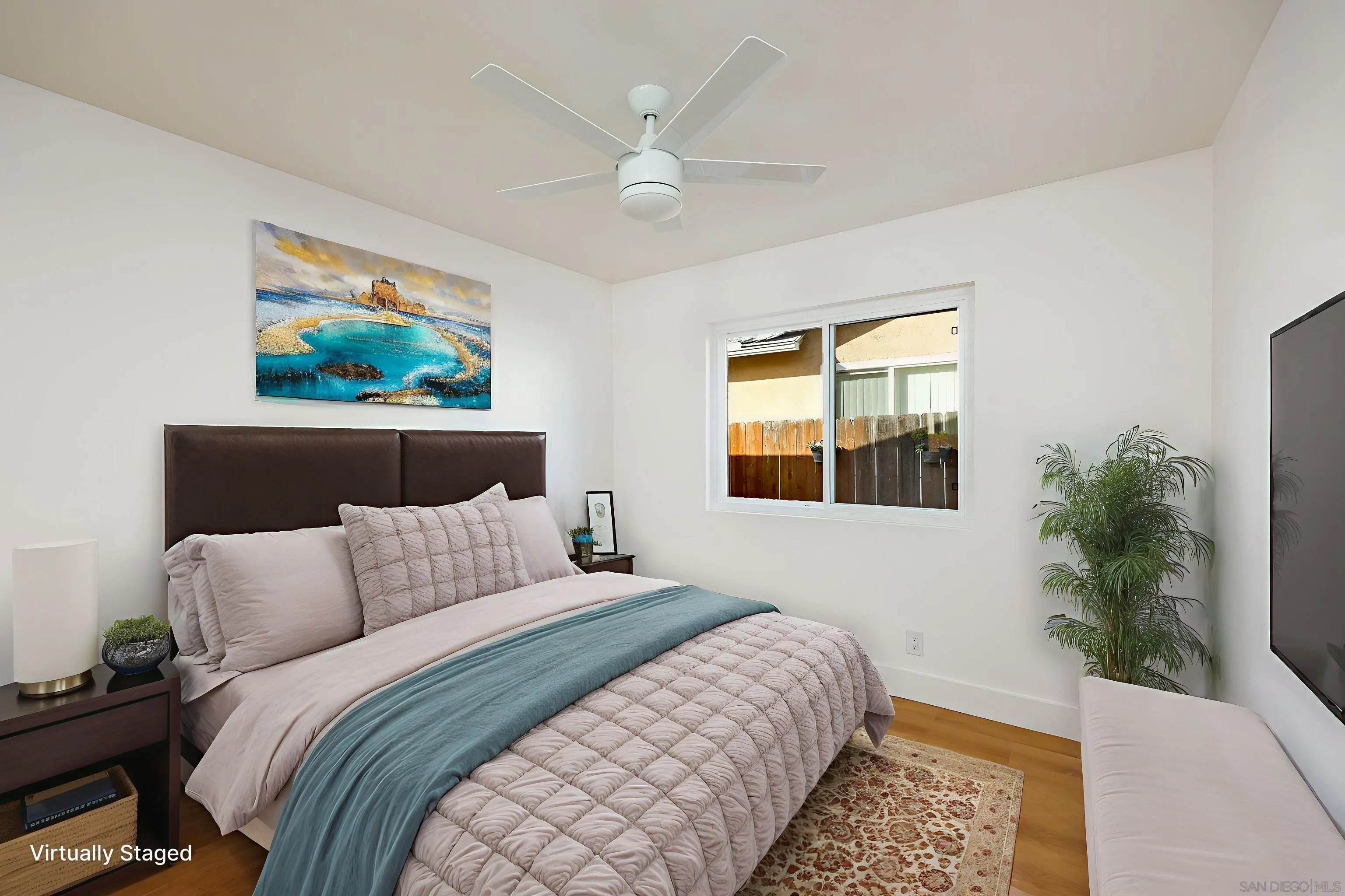 10935 Avenida Del Gato