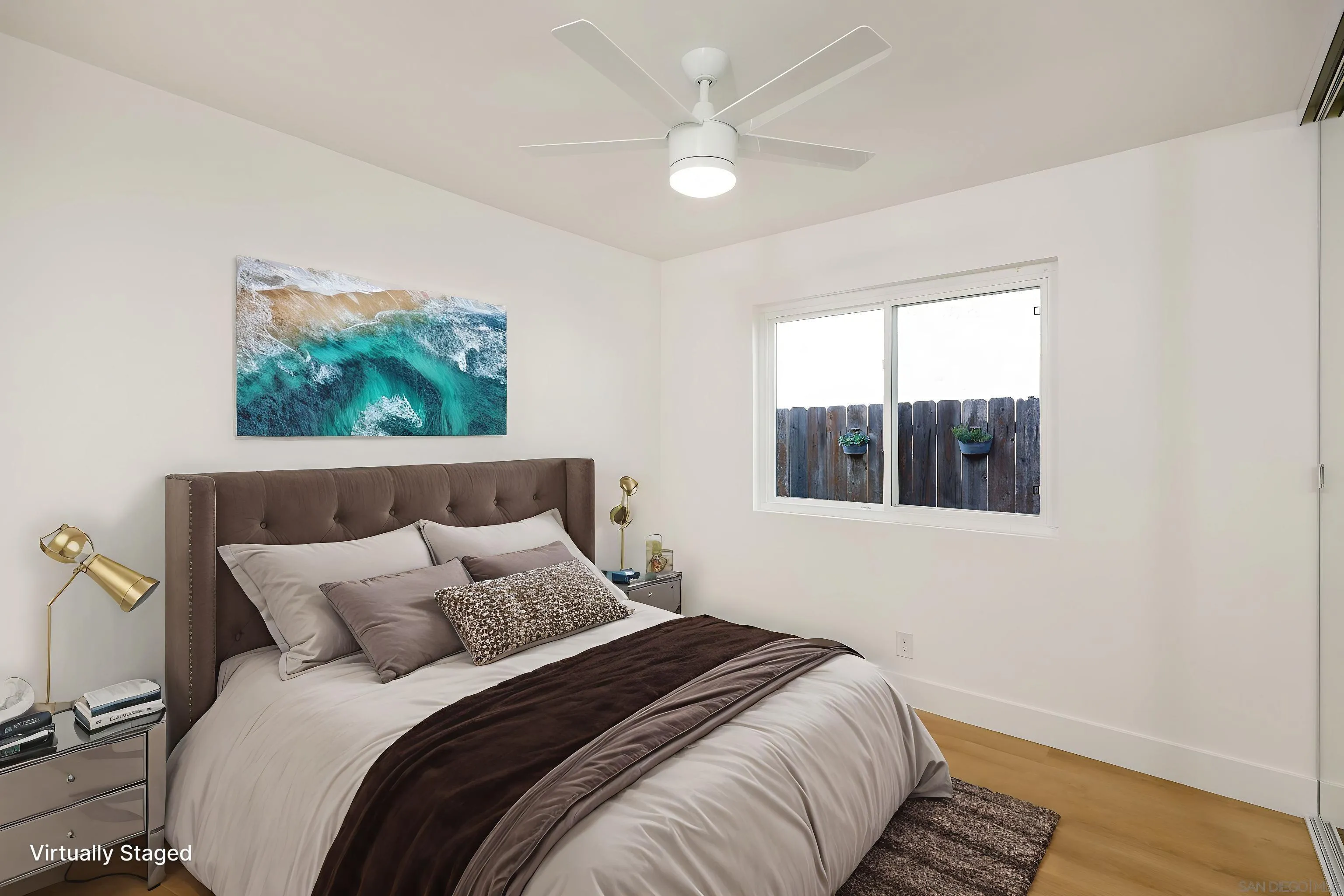 10935 Avenida Del Gato