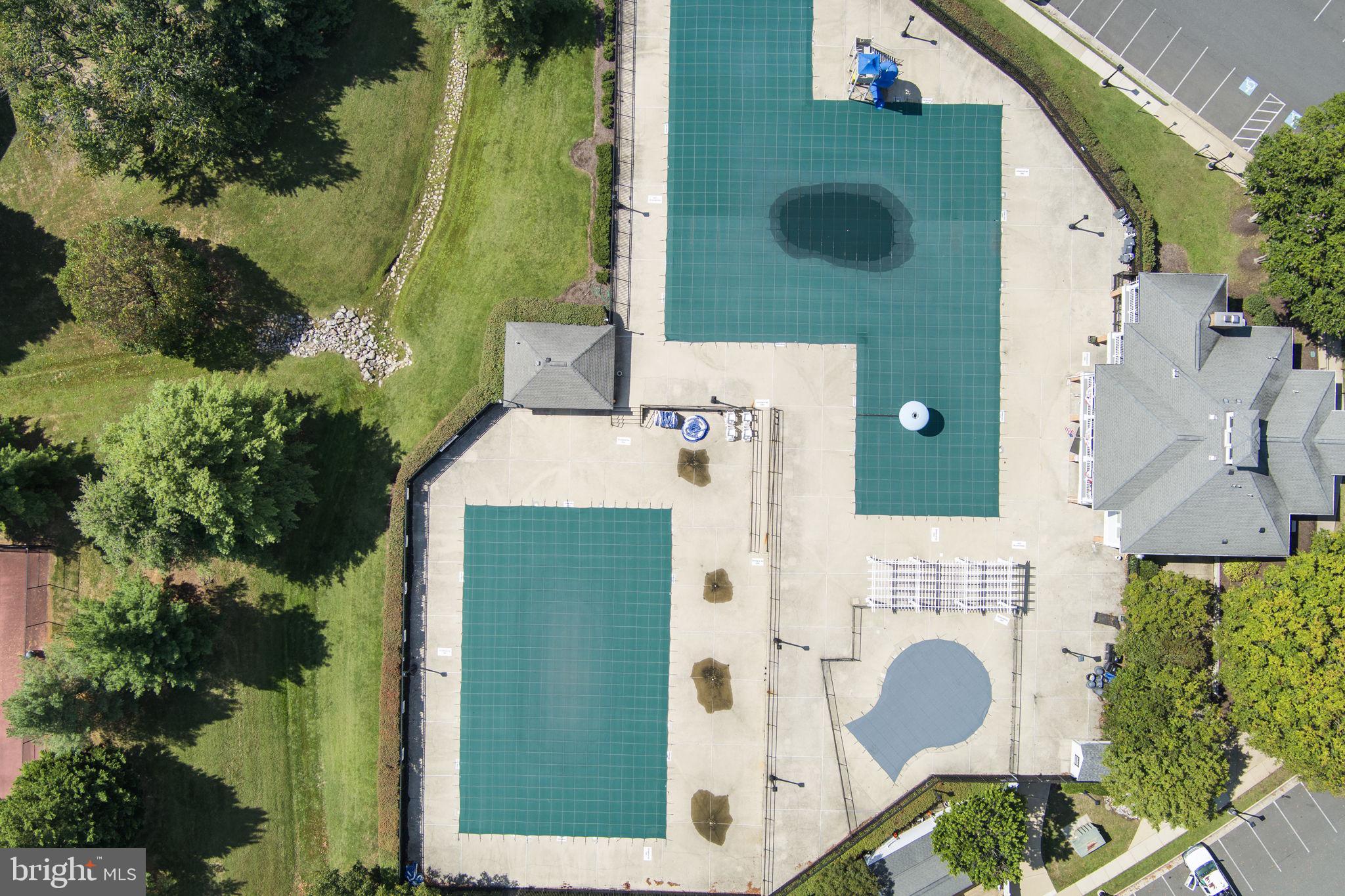 2865 MYRTLEWOOD DRIVE