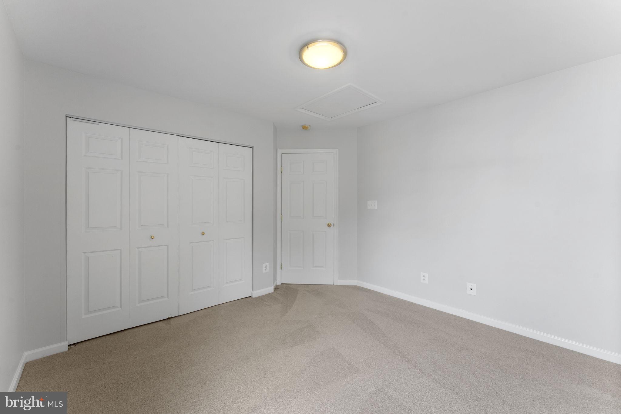 2865 MYRTLEWOOD DRIVE