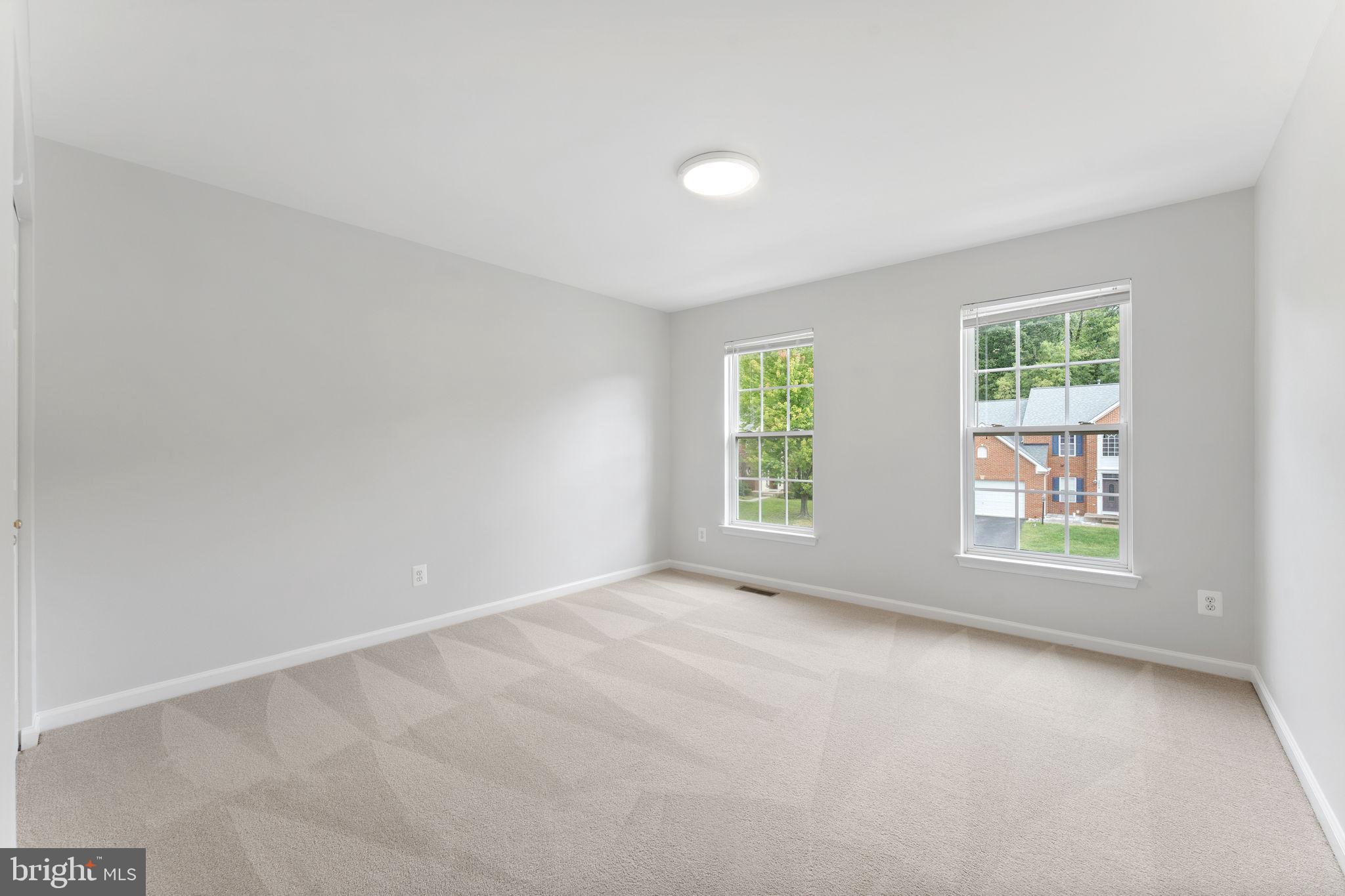 2865 MYRTLEWOOD DRIVE