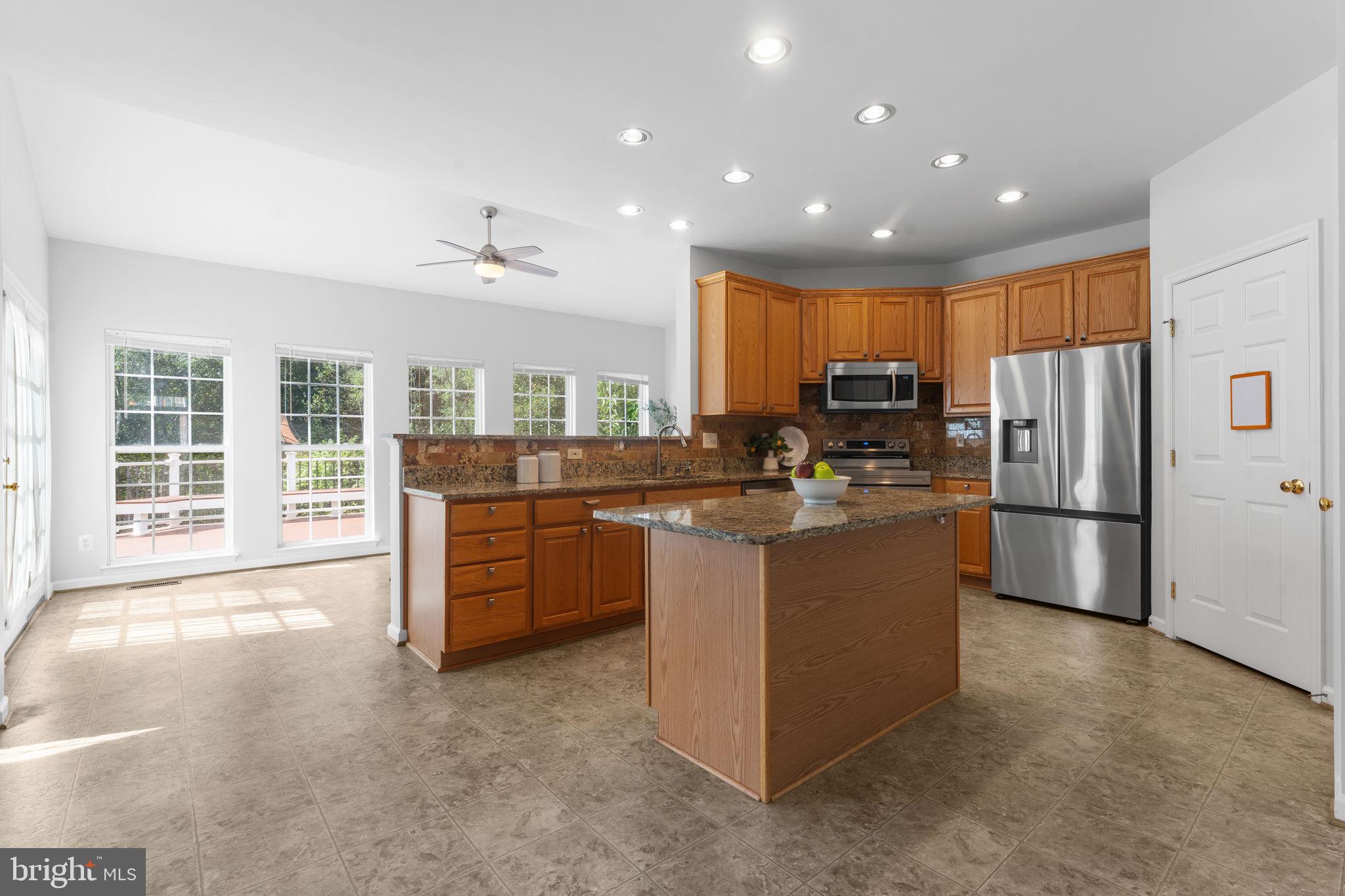 2865 MYRTLEWOOD DRIVE