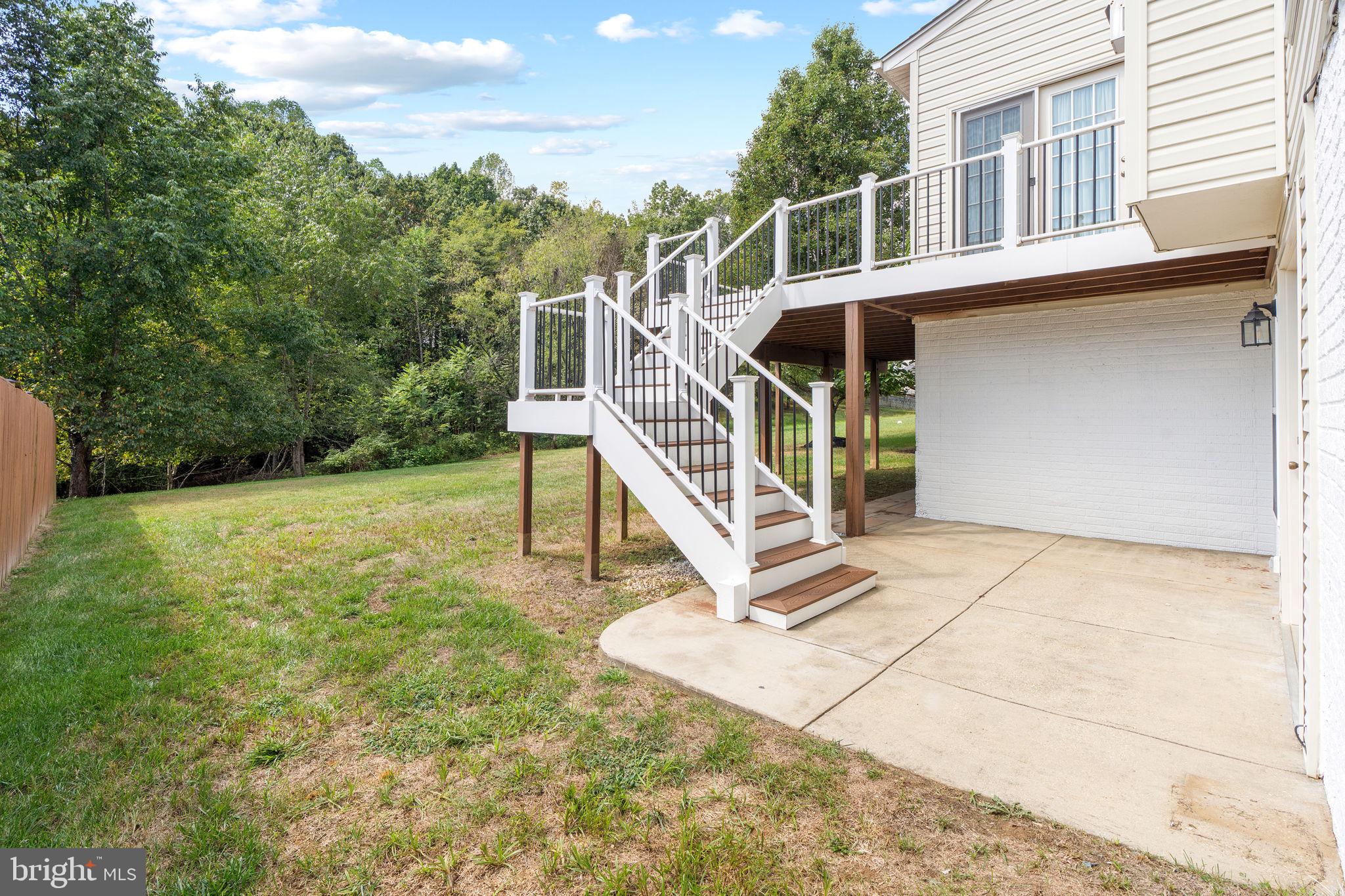 2865 MYRTLEWOOD DRIVE