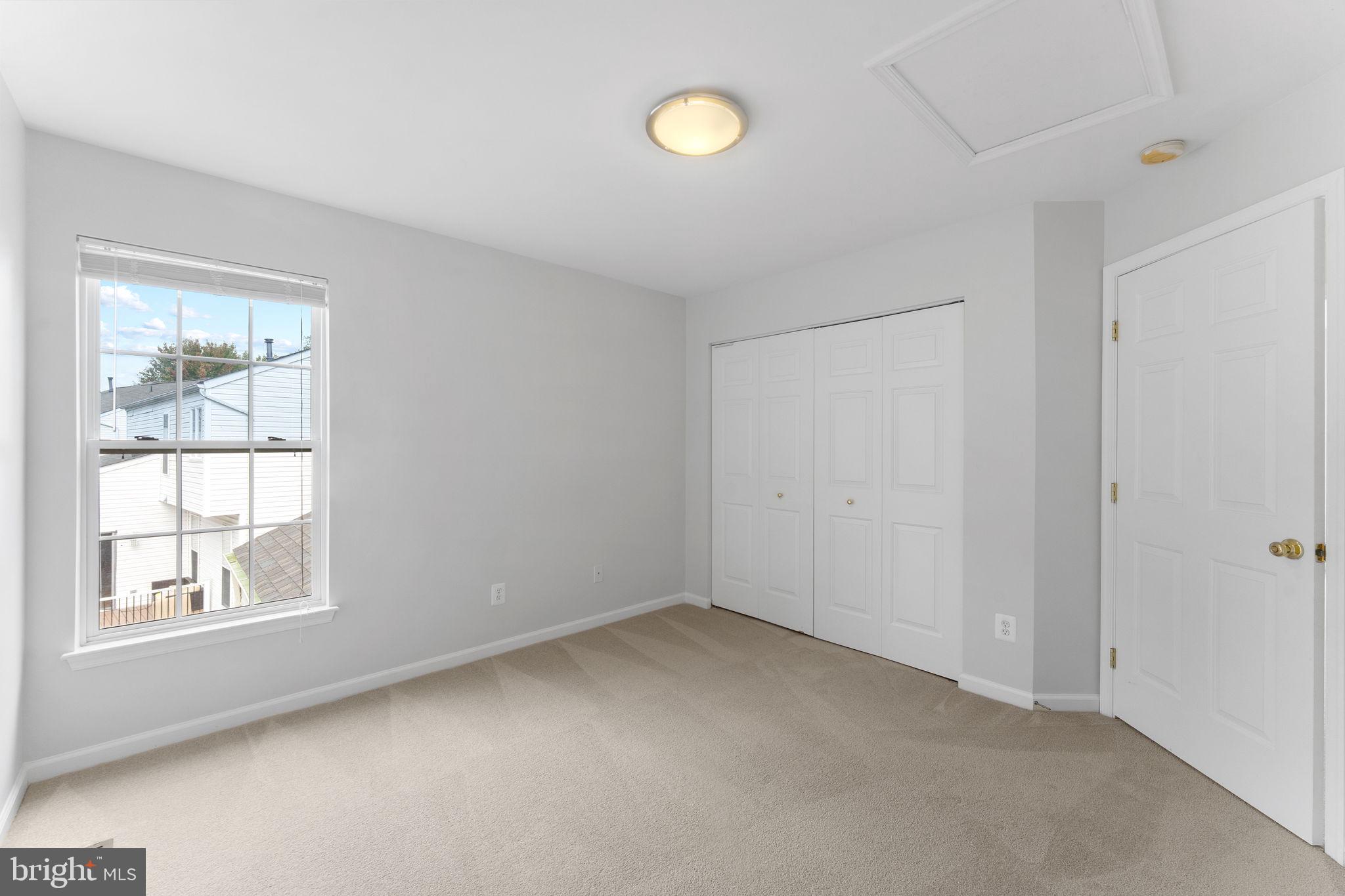 2865 MYRTLEWOOD DRIVE