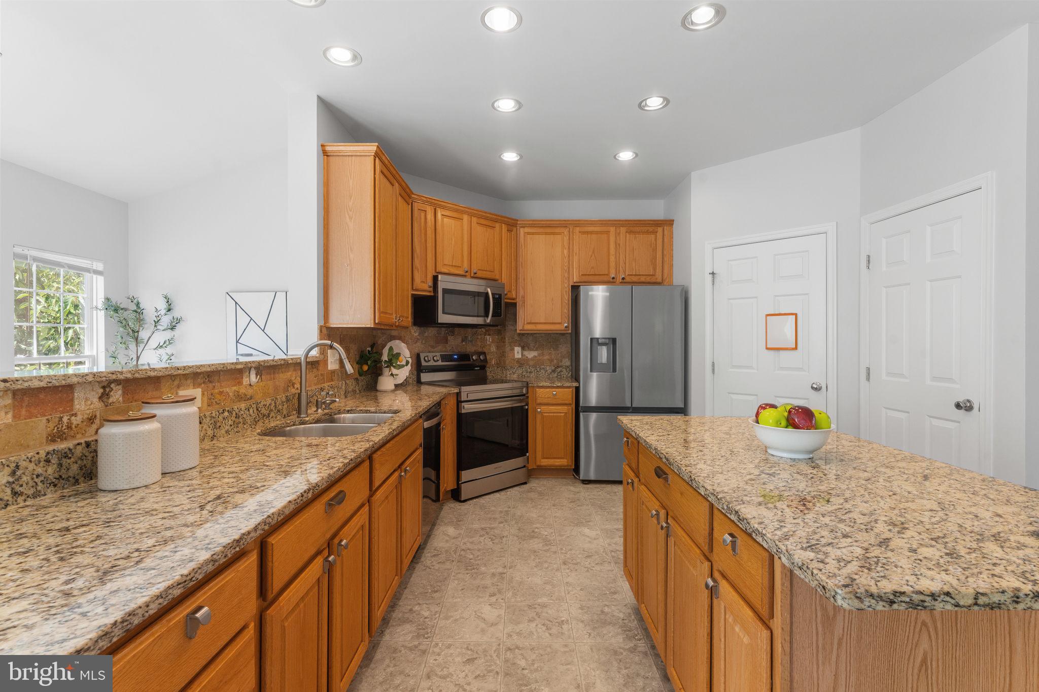 2865 MYRTLEWOOD DRIVE