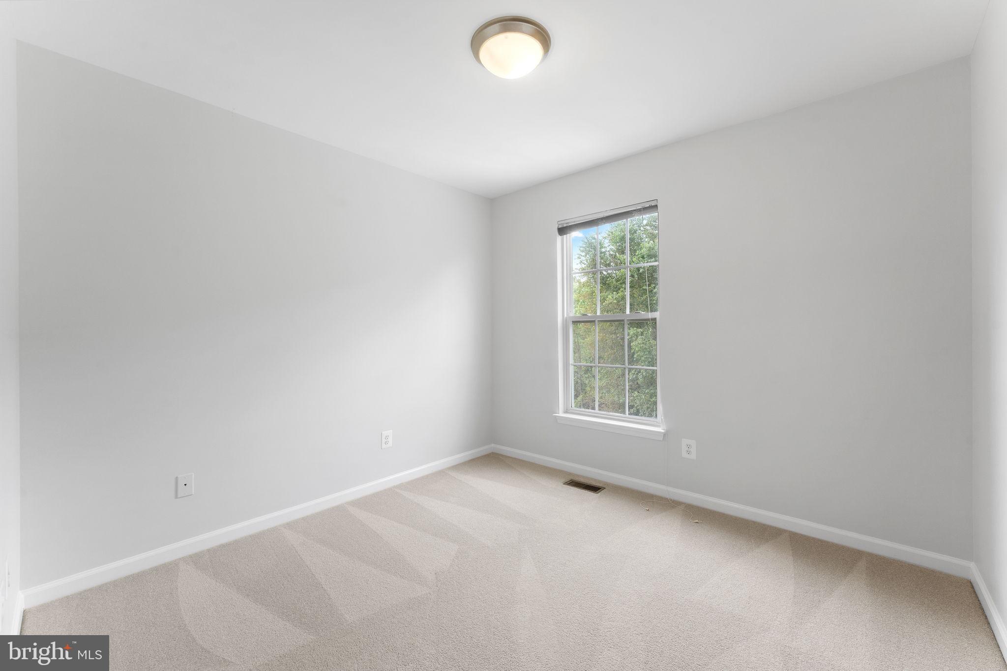 2865 MYRTLEWOOD DRIVE