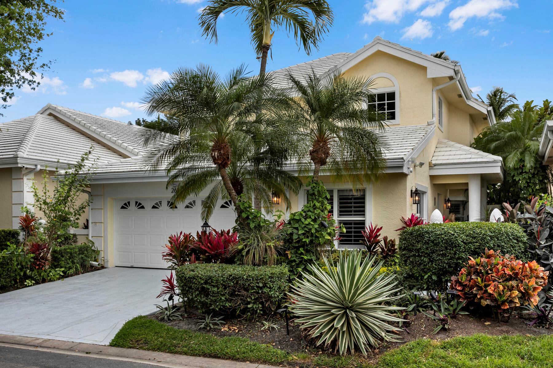 262 Canterbury Drive W