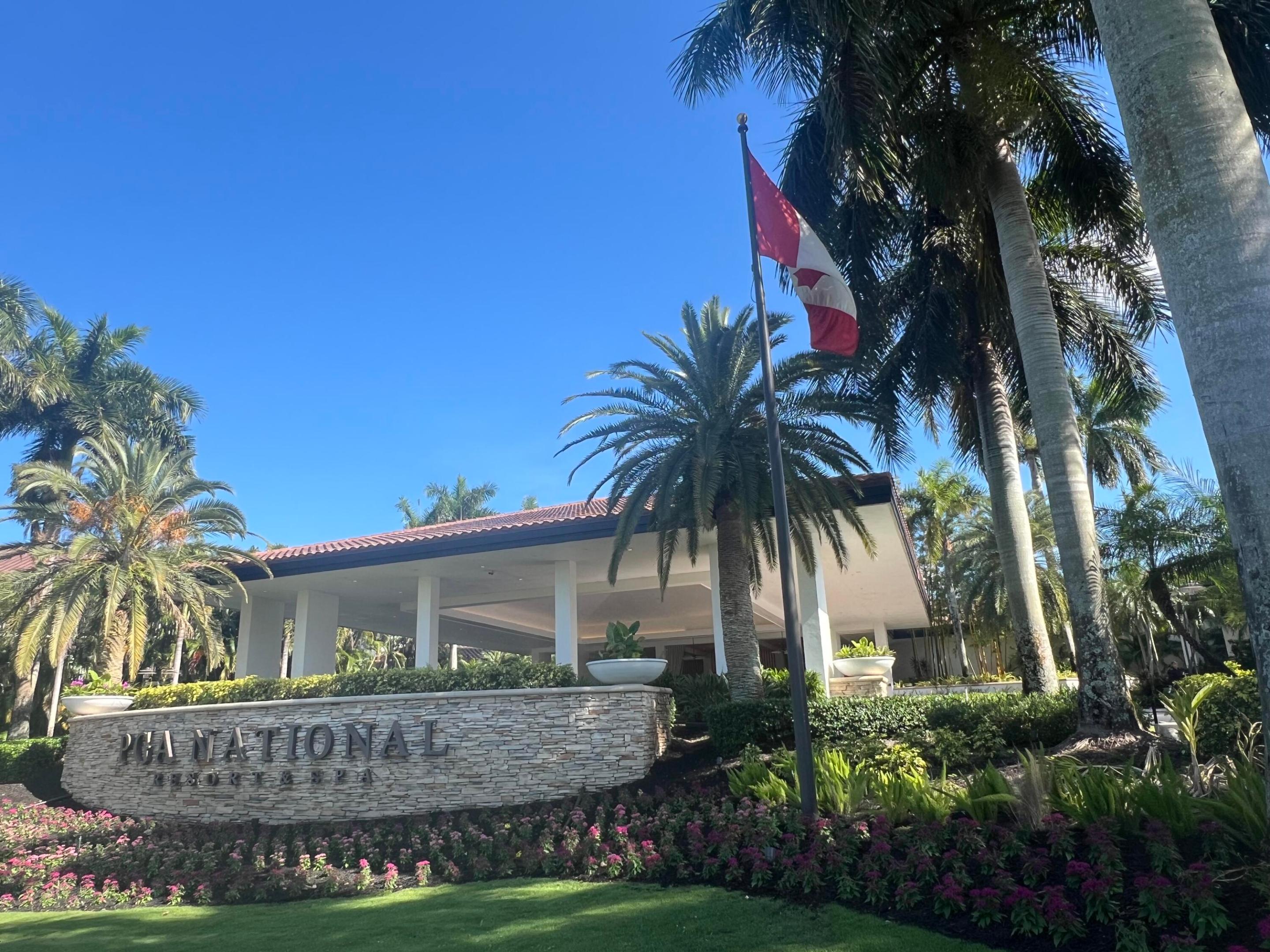 262 Canterbury Drive W