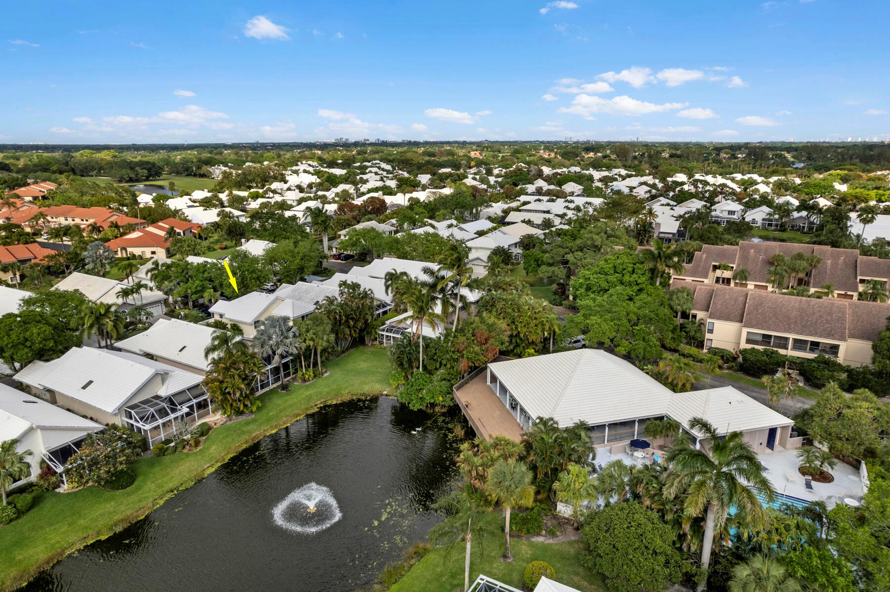 262 Canterbury Drive W