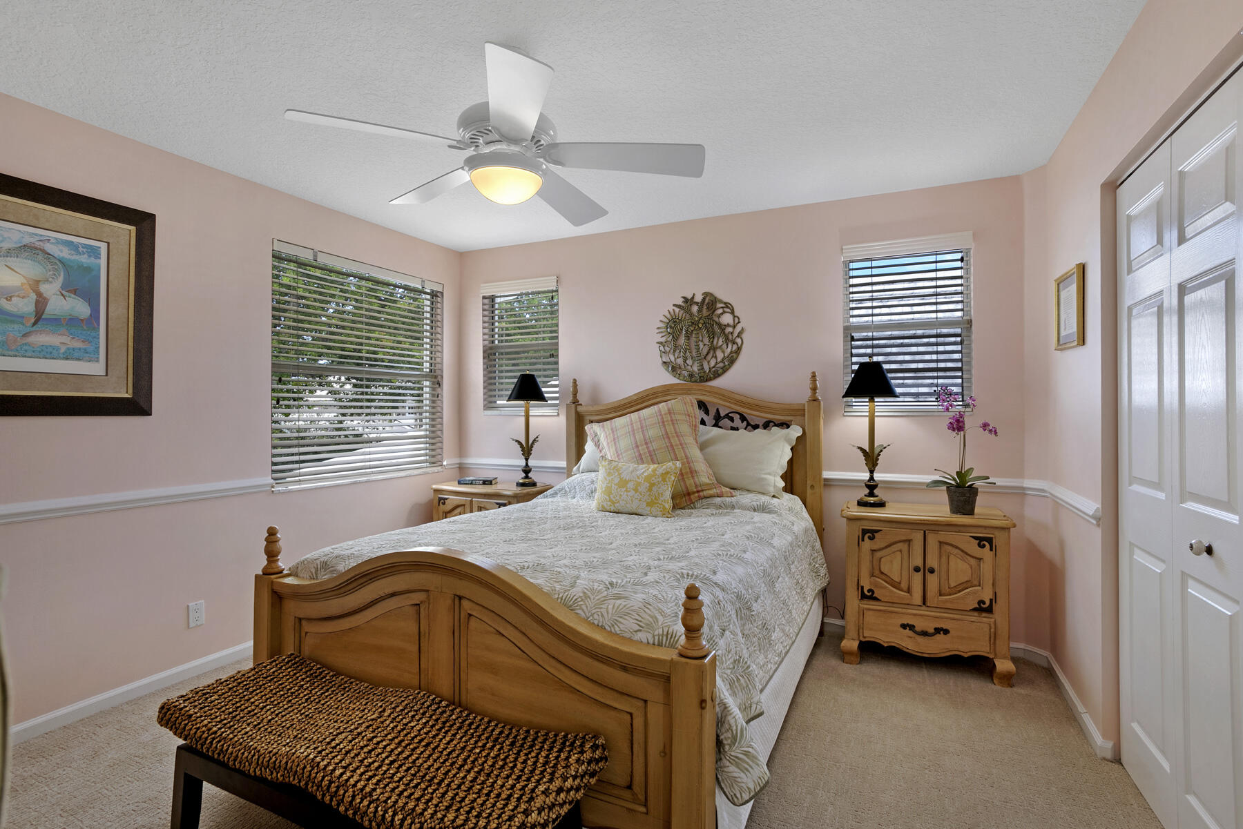 262 Canterbury Drive W