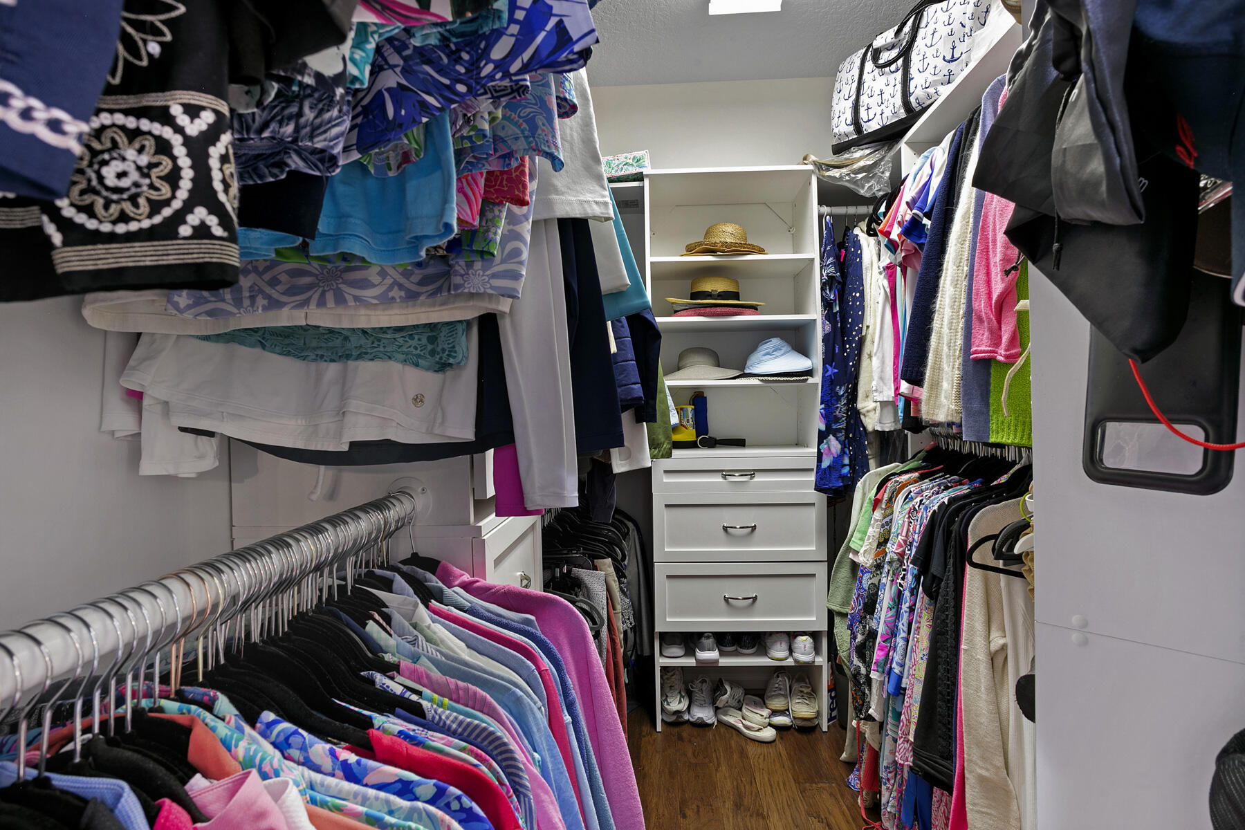 262 Canterbury Drive W