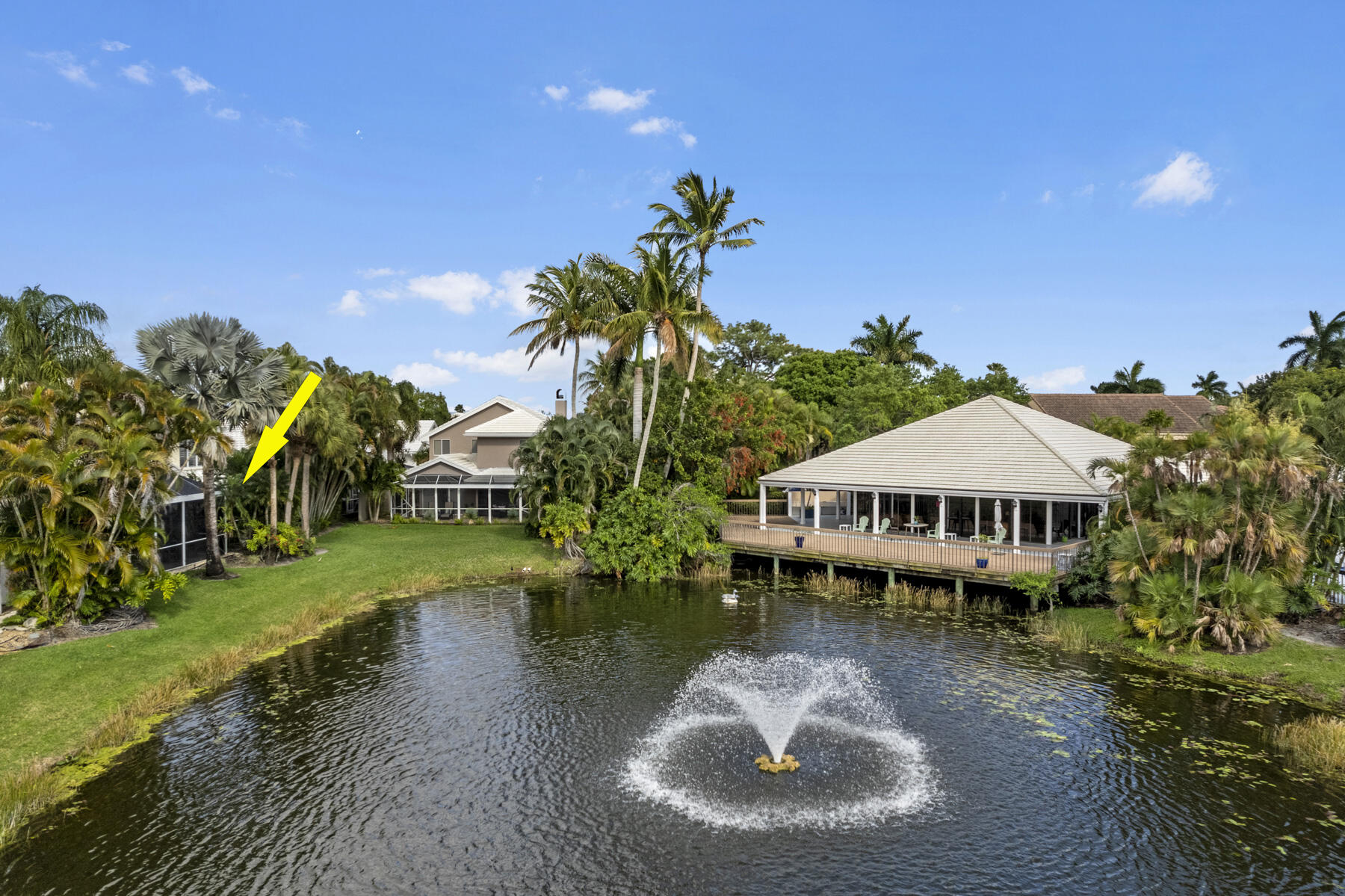 262 Canterbury Drive W