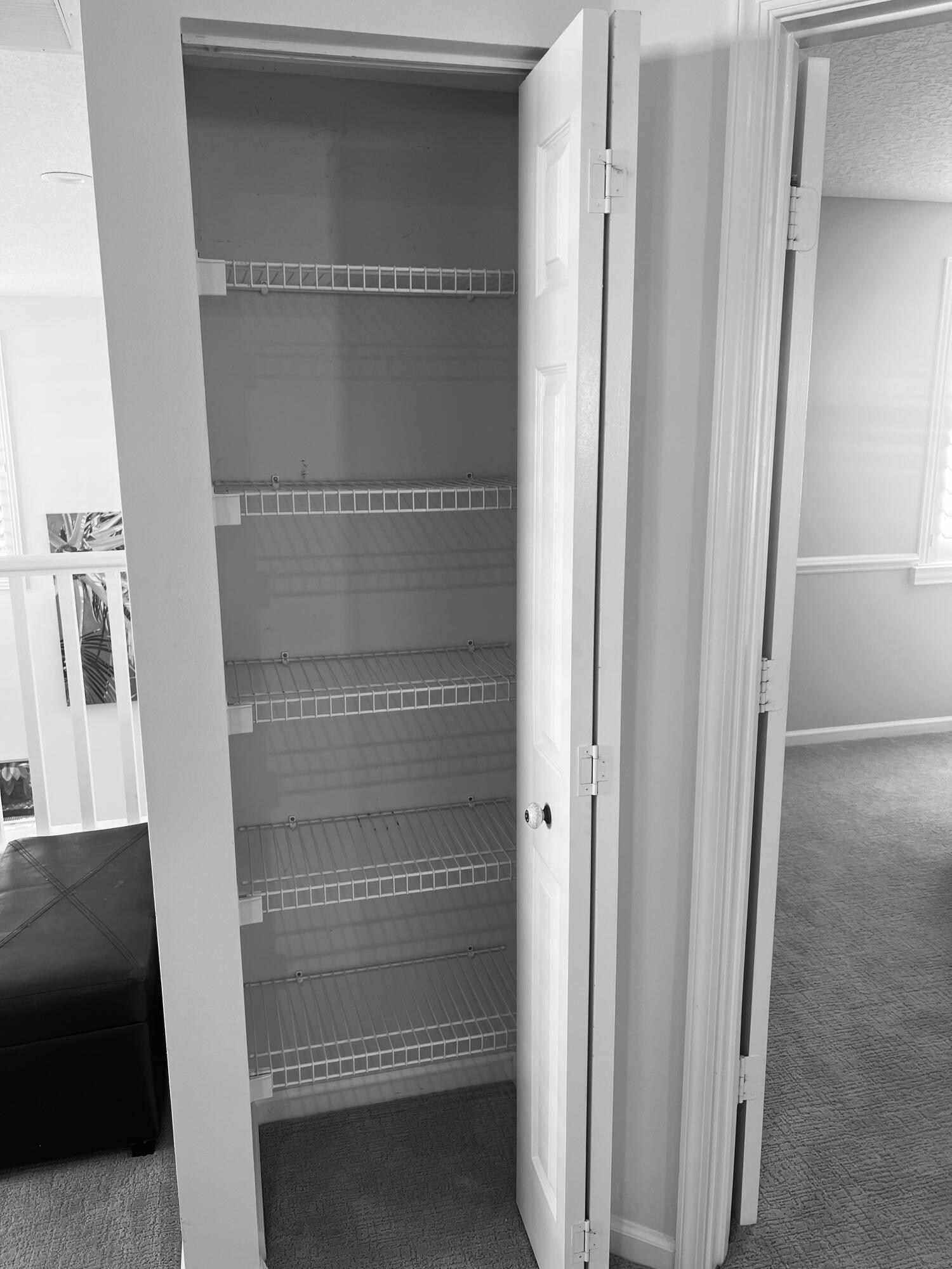 262 Canterbury Drive W