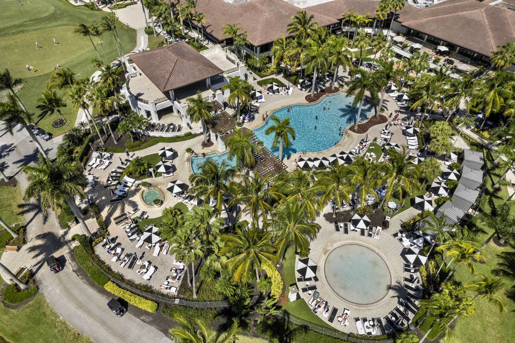 262 Canterbury Drive W