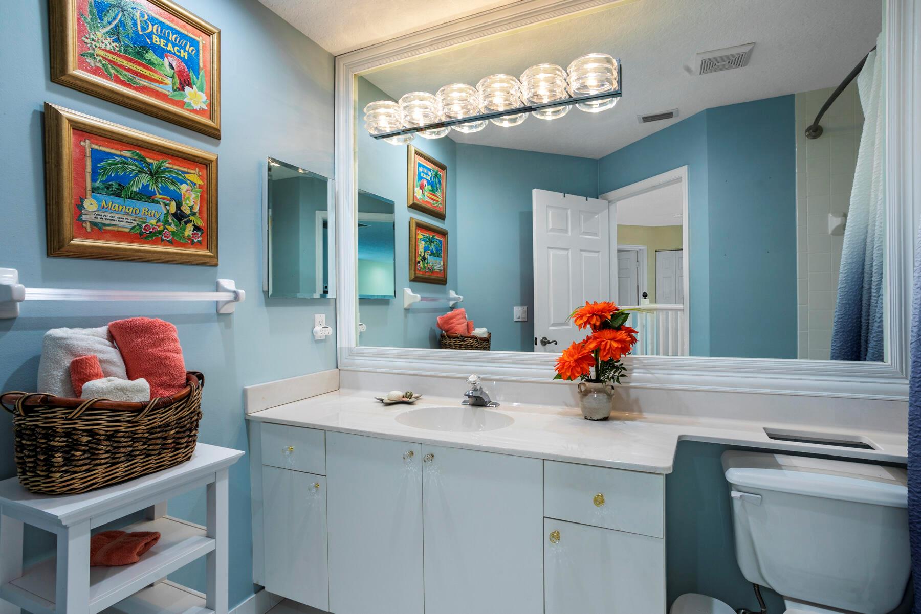 262 Canterbury Drive W