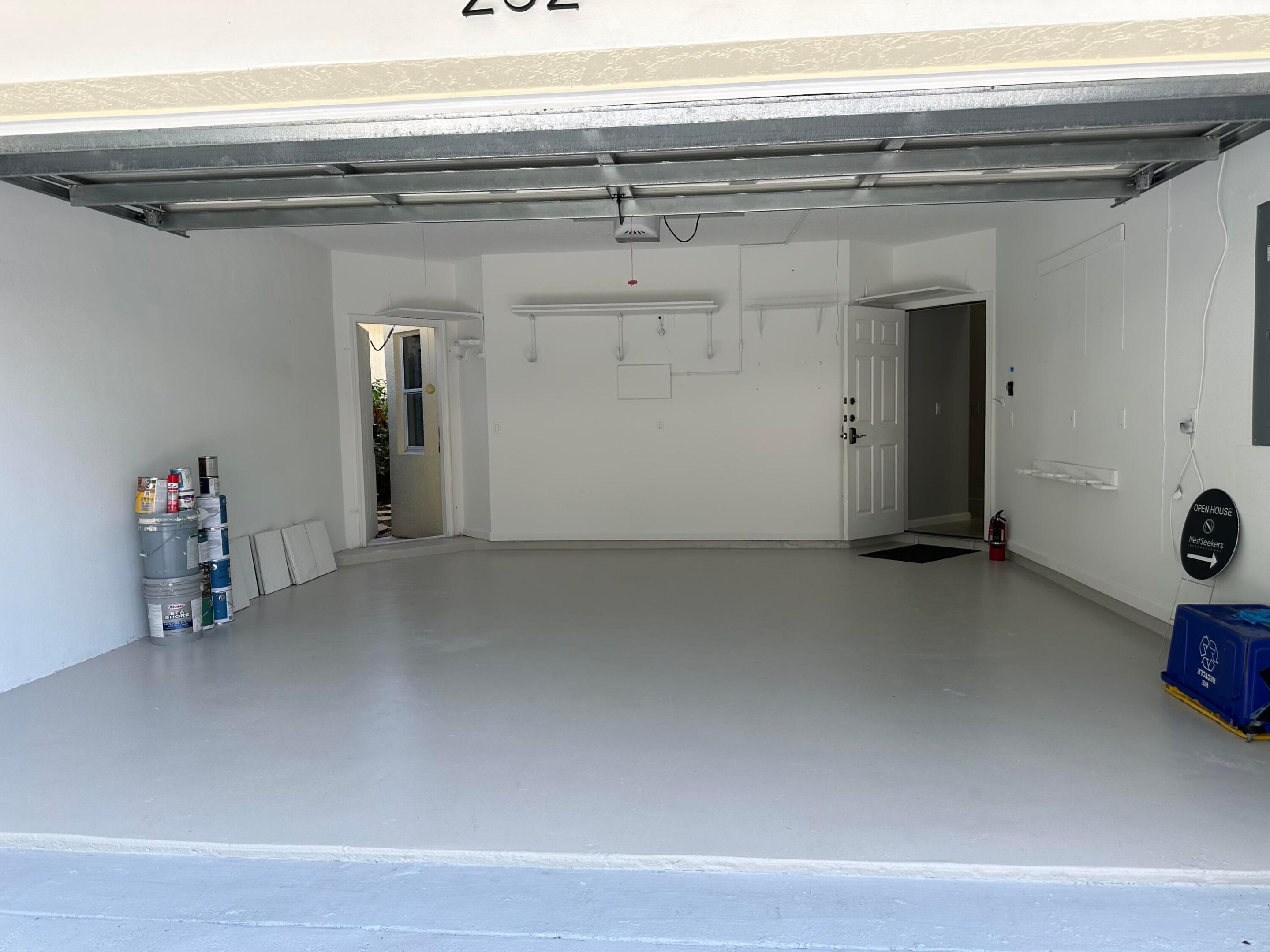 262 Canterbury Drive W