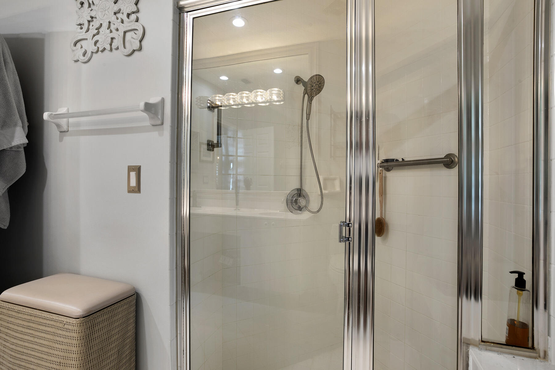 262 Canterbury Drive W