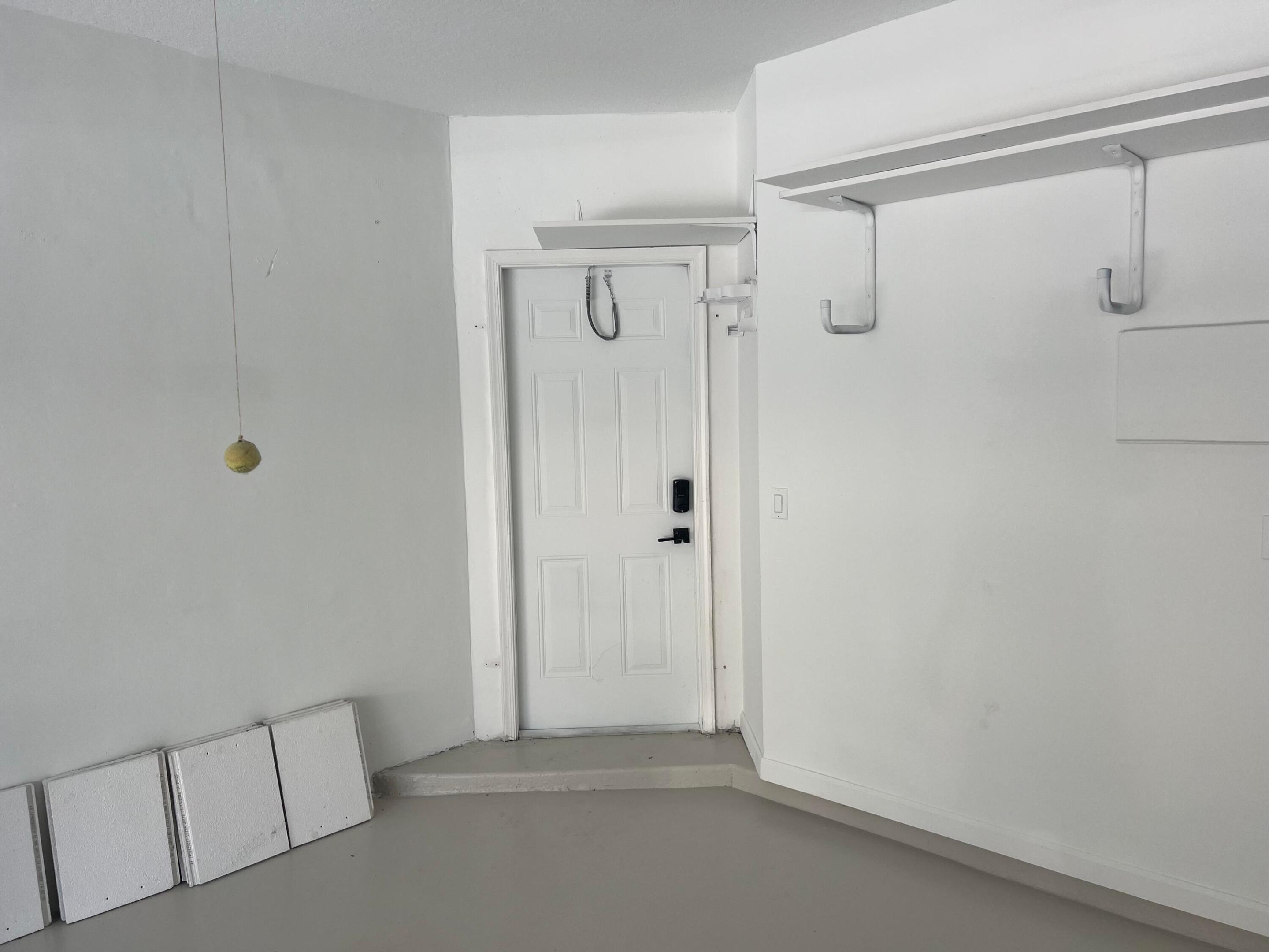 262 Canterbury Drive W