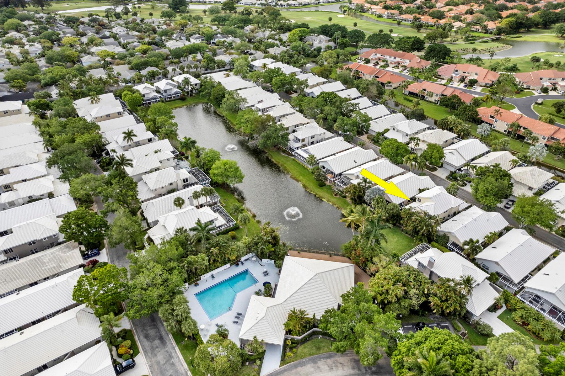 262 Canterbury Drive W