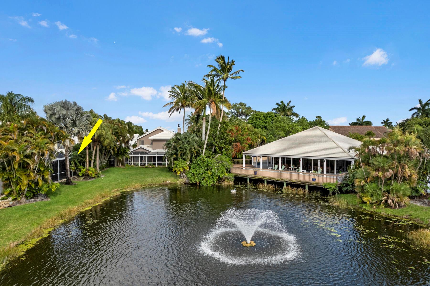 262 Canterbury Drive W