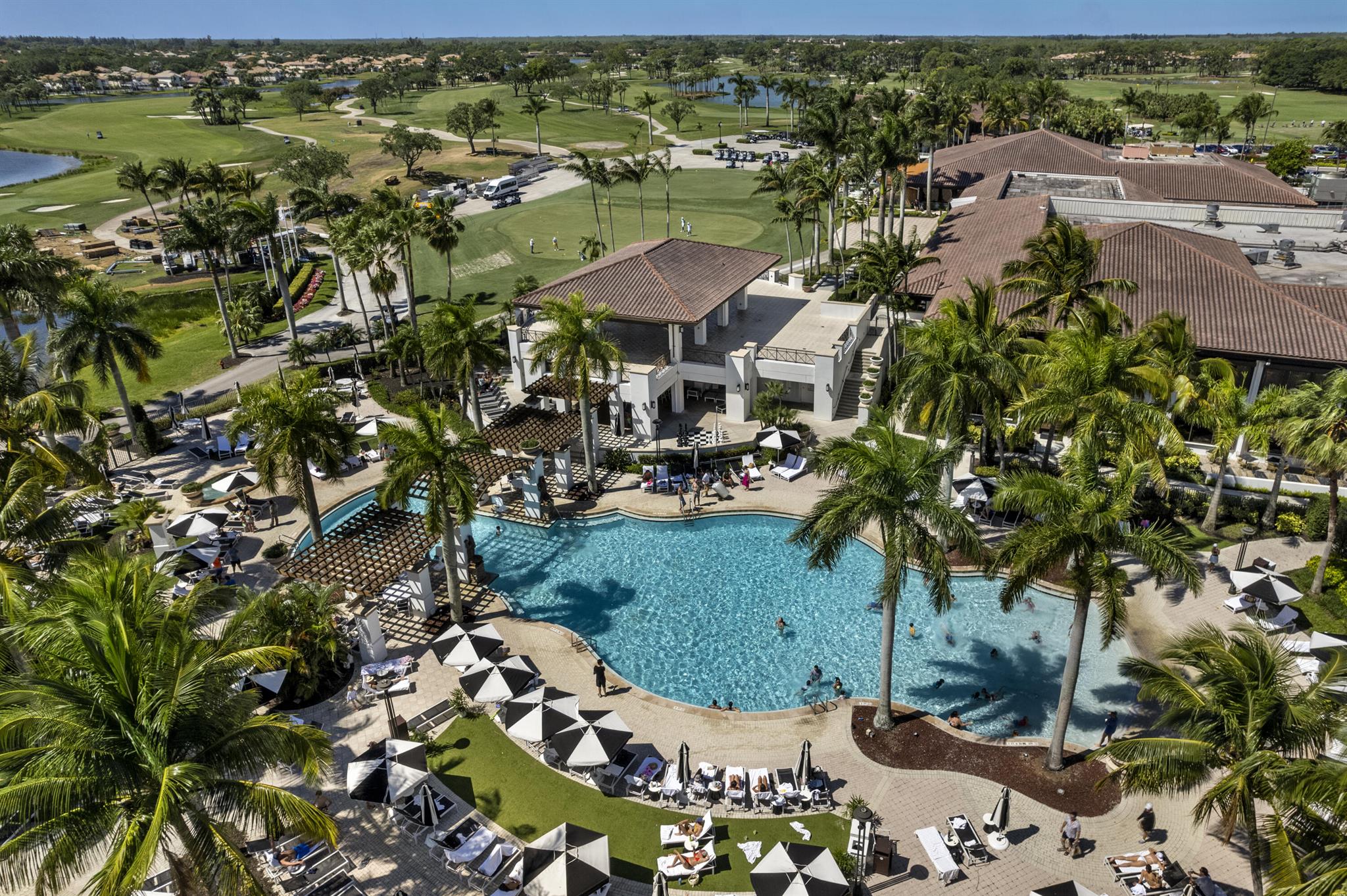 262 Canterbury Drive W