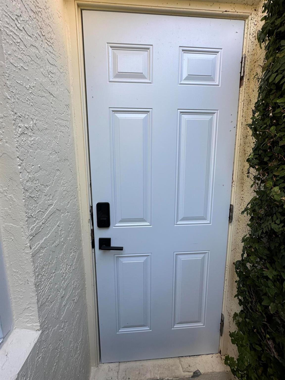 262 Canterbury Drive W