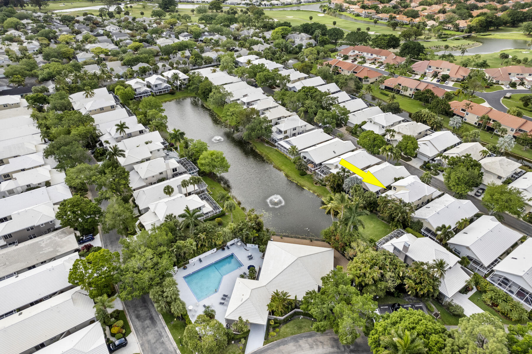 262 Canterbury Drive W