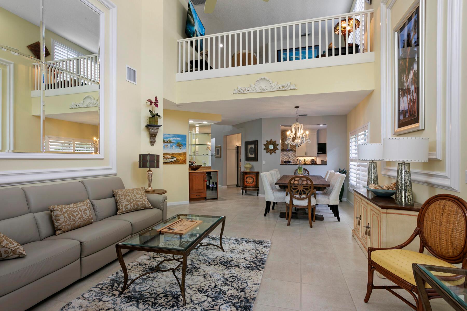 262 Canterbury Drive W