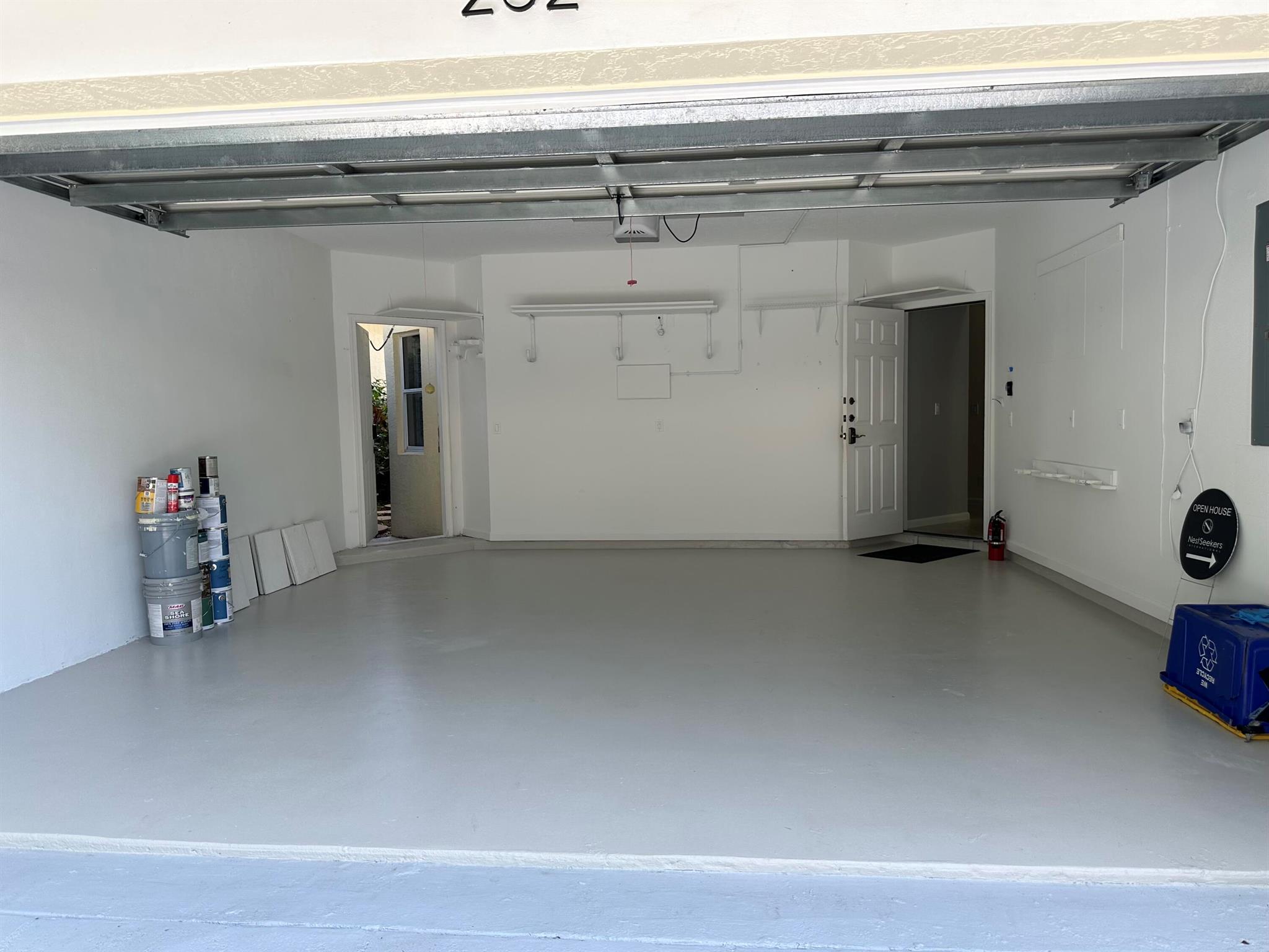 262 Canterbury Drive W