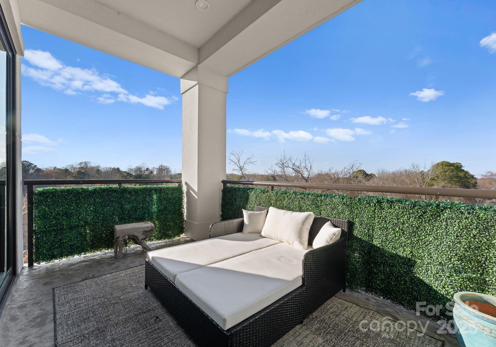 19329 Watermark Drive Unit: 551/552