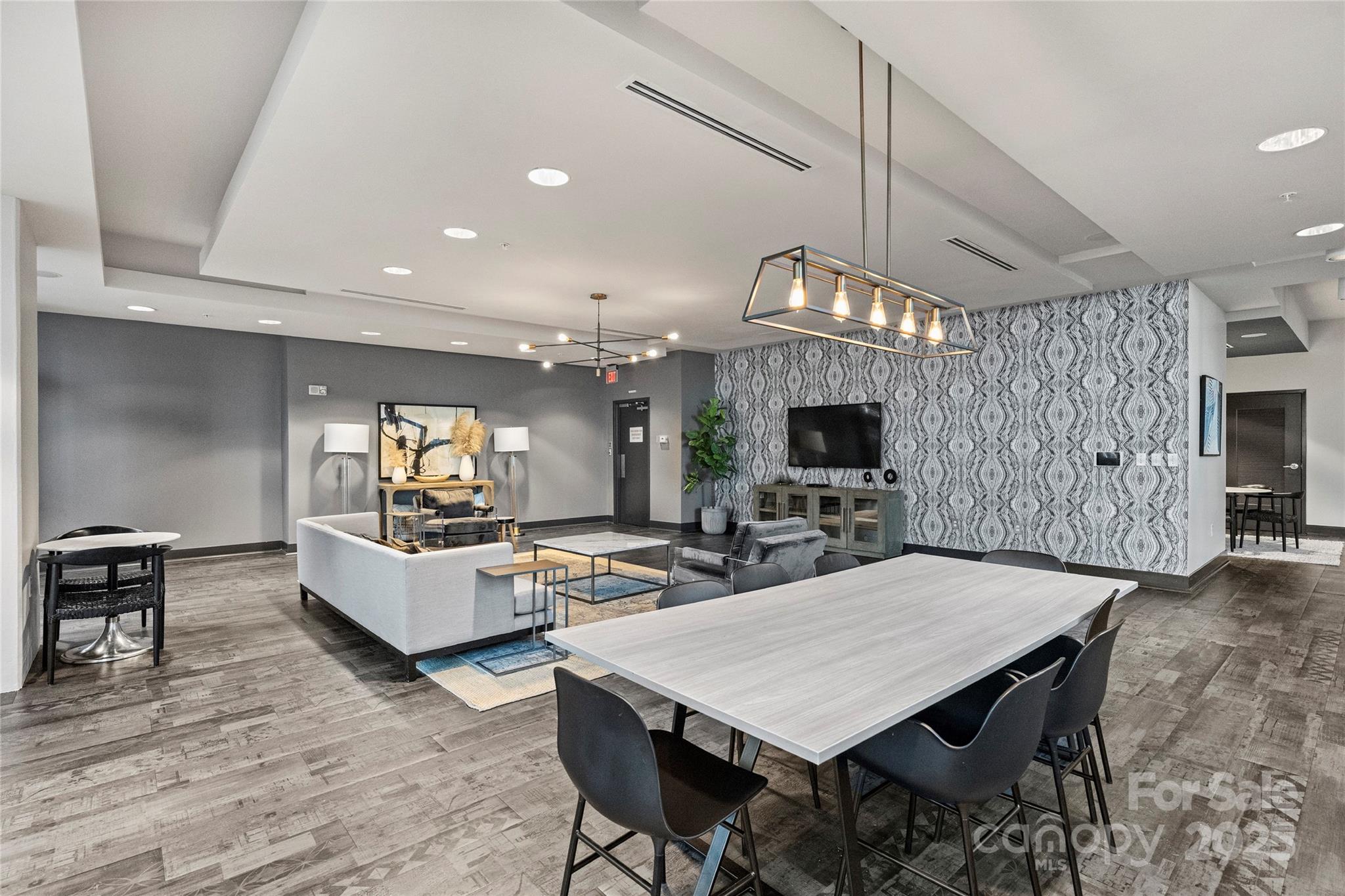 210 N Church Street Unit: 1707
