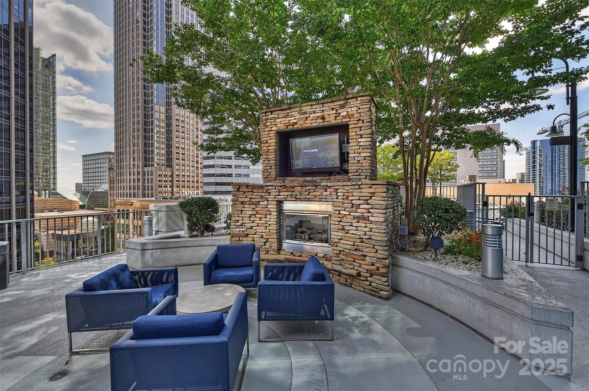 210 N Church Street Unit: 1707