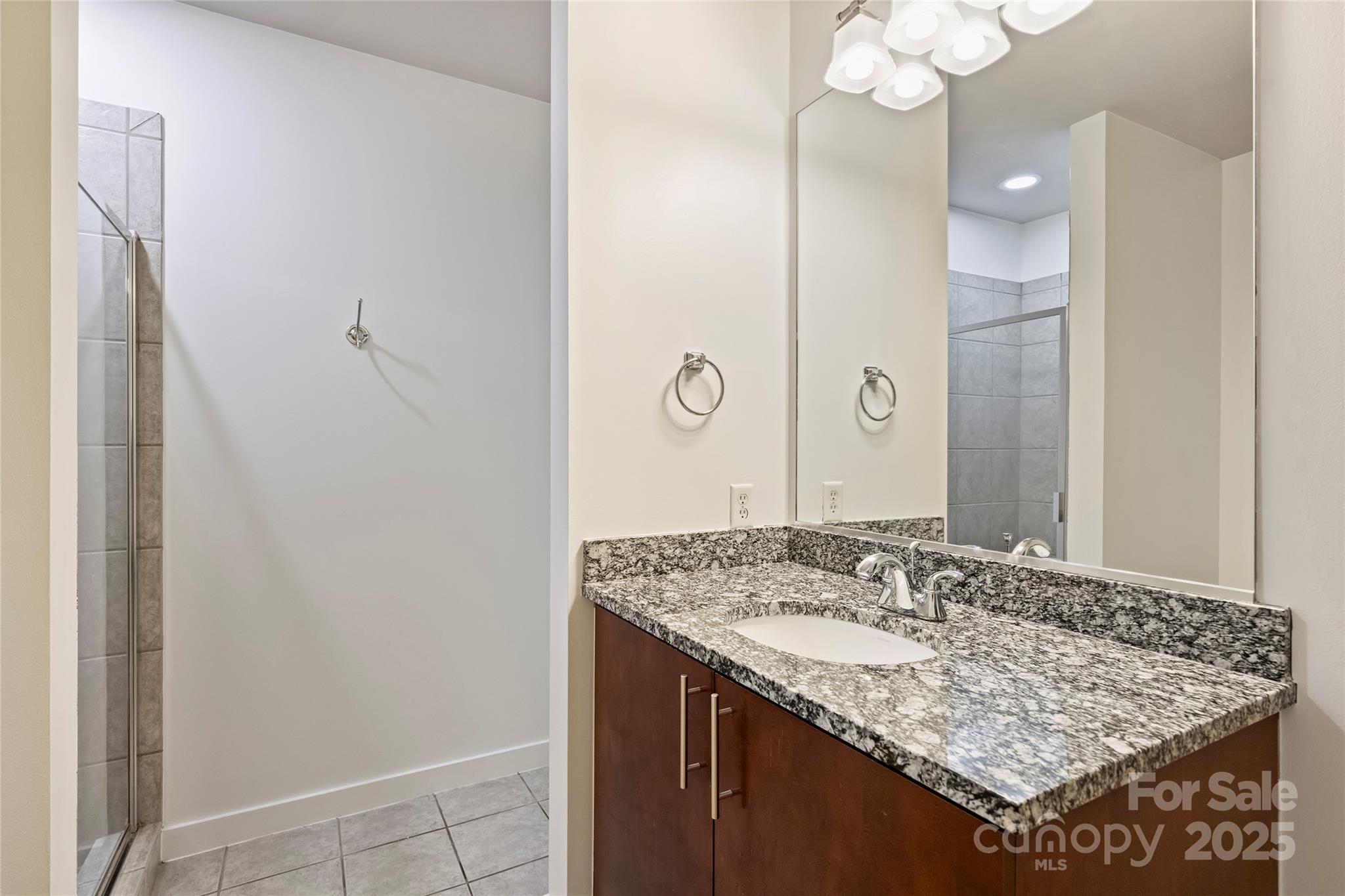 210 N Church Street Unit: 1707