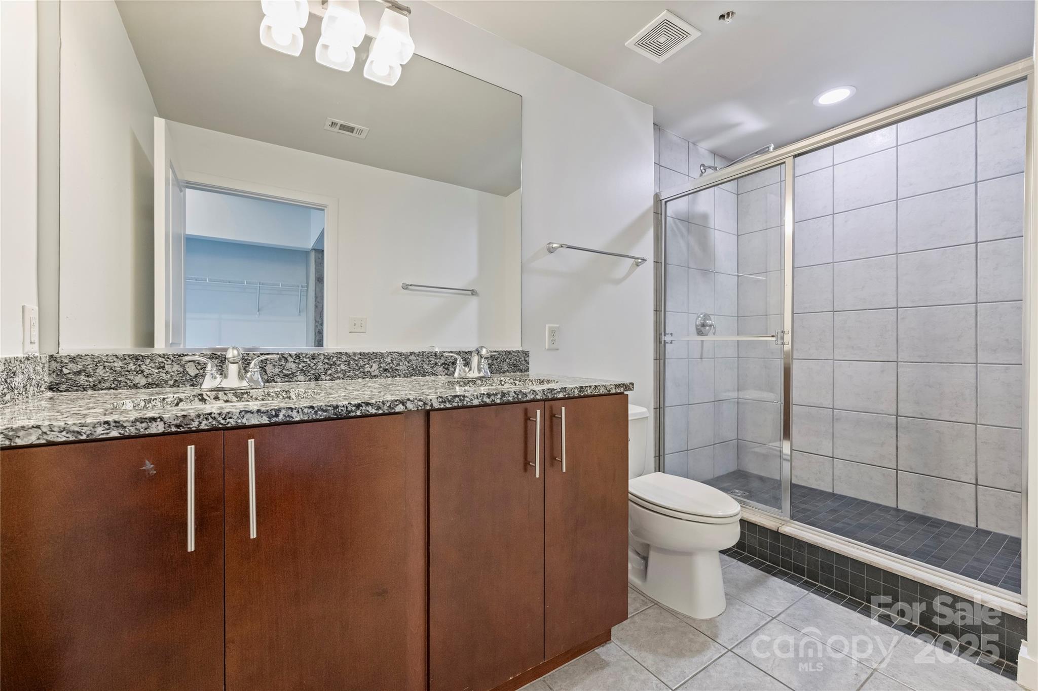 210 N Church Street Unit: 1707