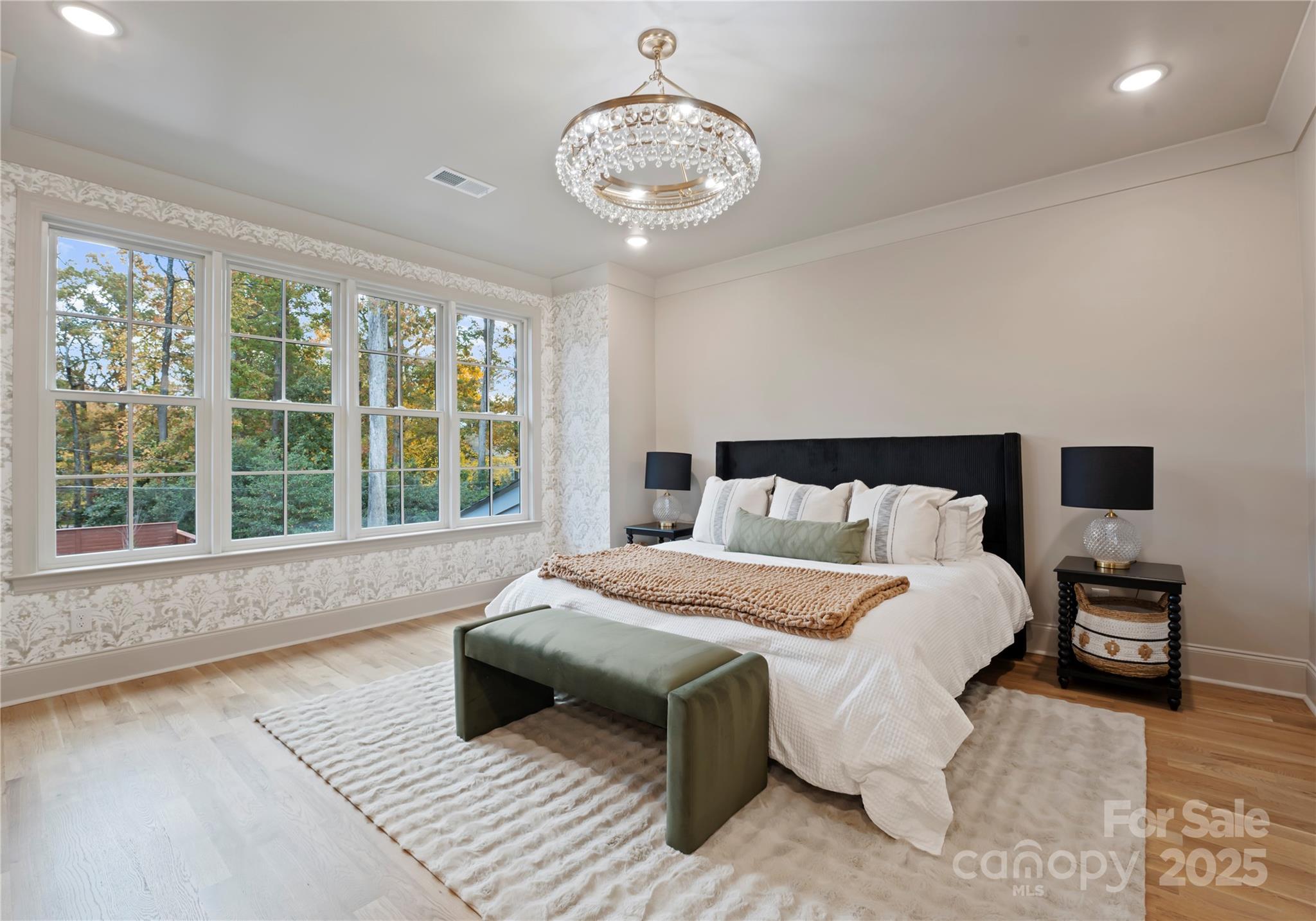 150 N Canterbury Road