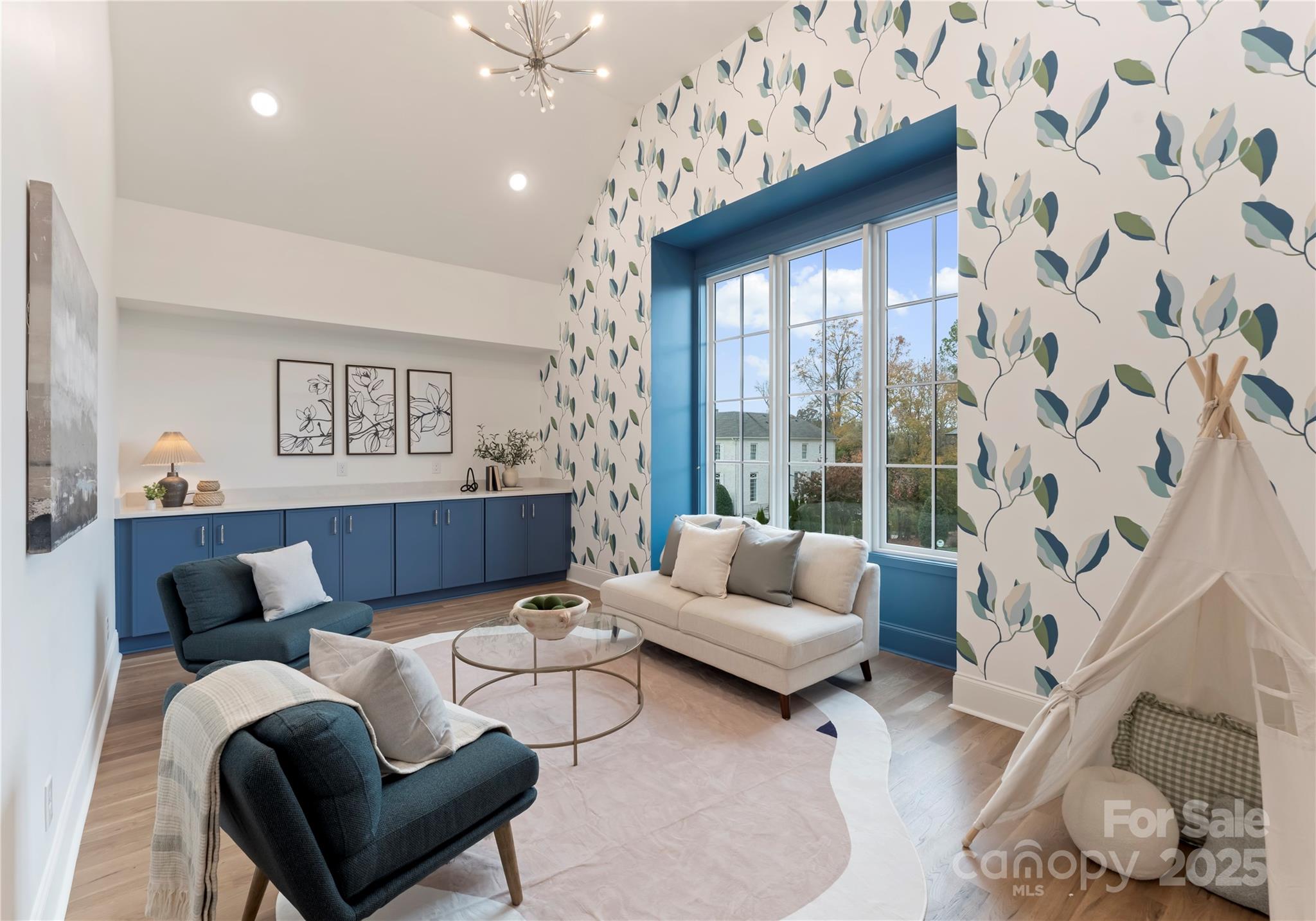 150 N Canterbury Road