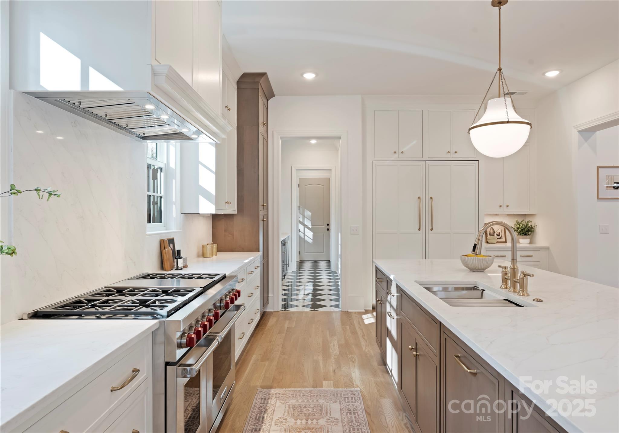 150 N Canterbury Road