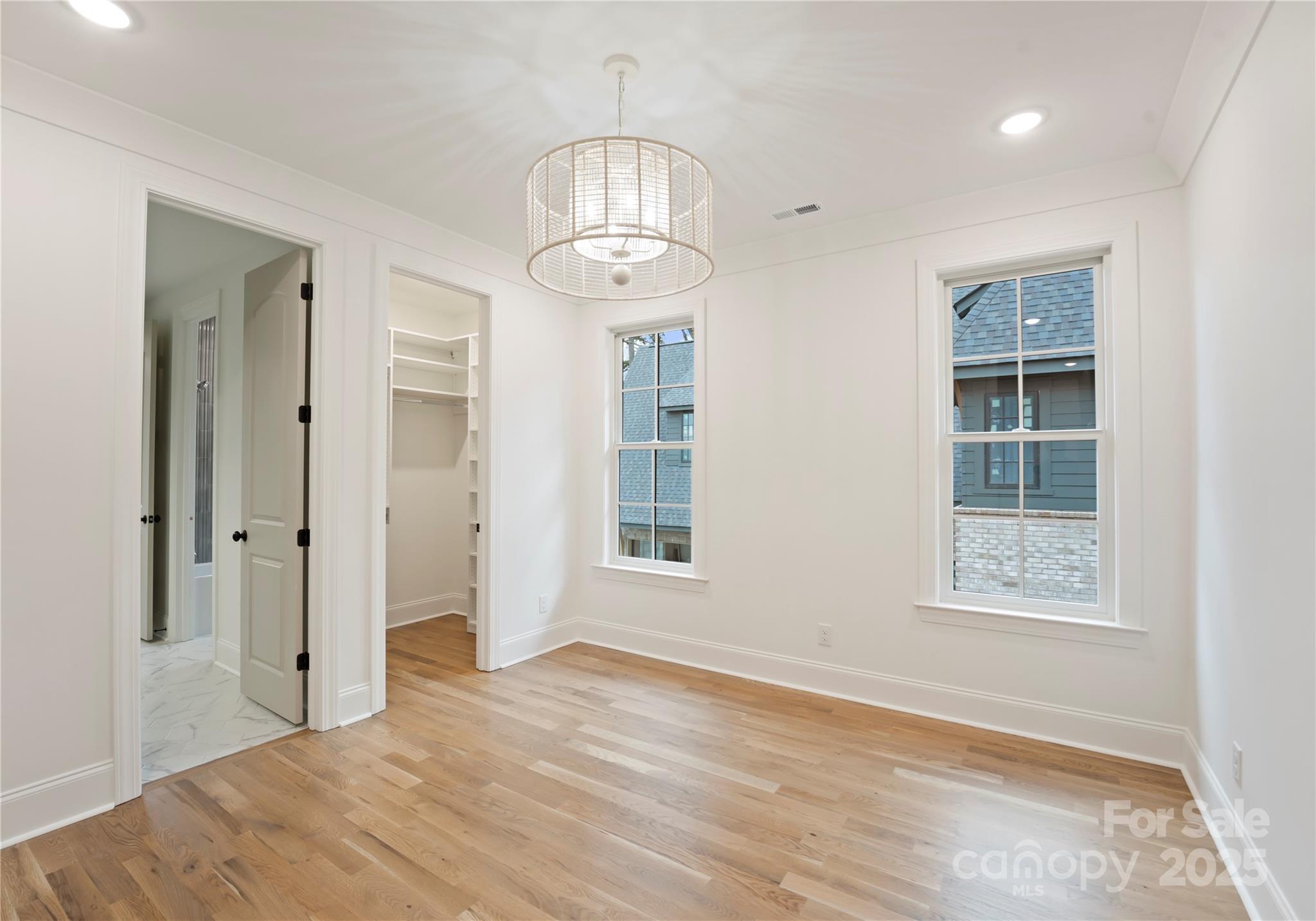 150 N Canterbury Road