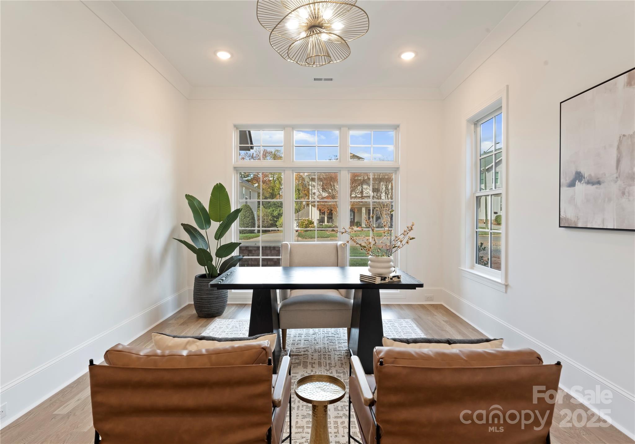 150 N Canterbury Road