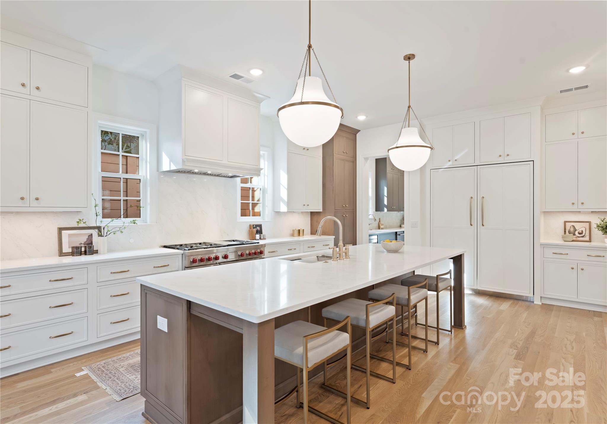150 N Canterbury Road